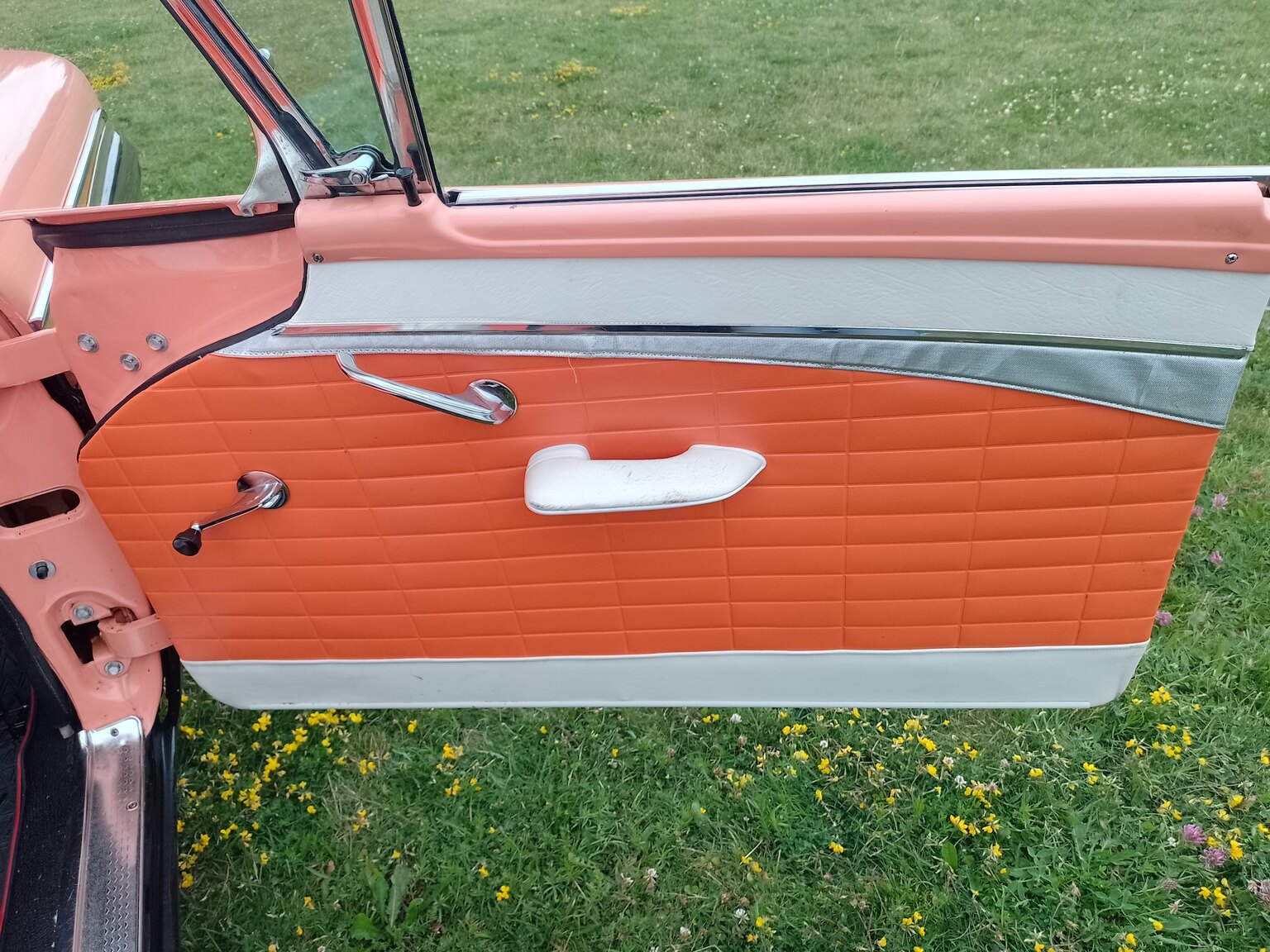 Interior image of 1957 Ford Fairlane 500 Skyliner Retract