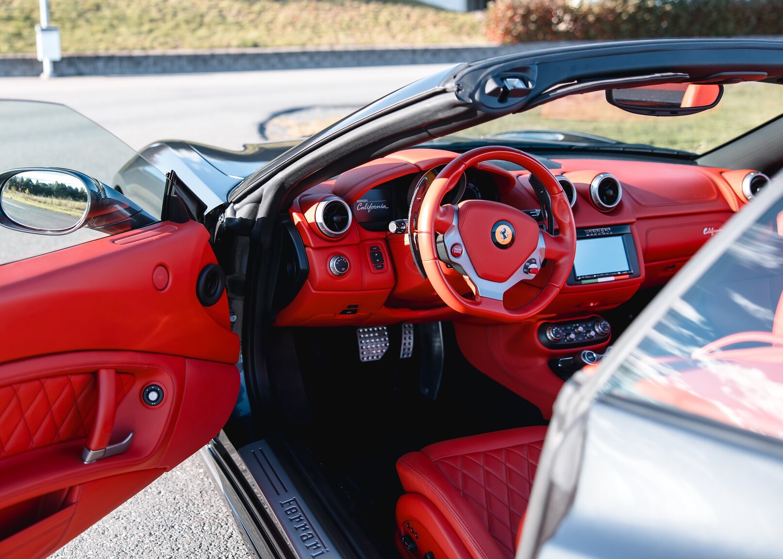 Interior image of 2011 Ferrari California 
