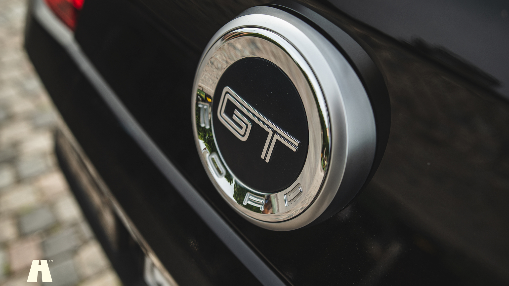 Exterior image of 2010 Ford Mustang GT 