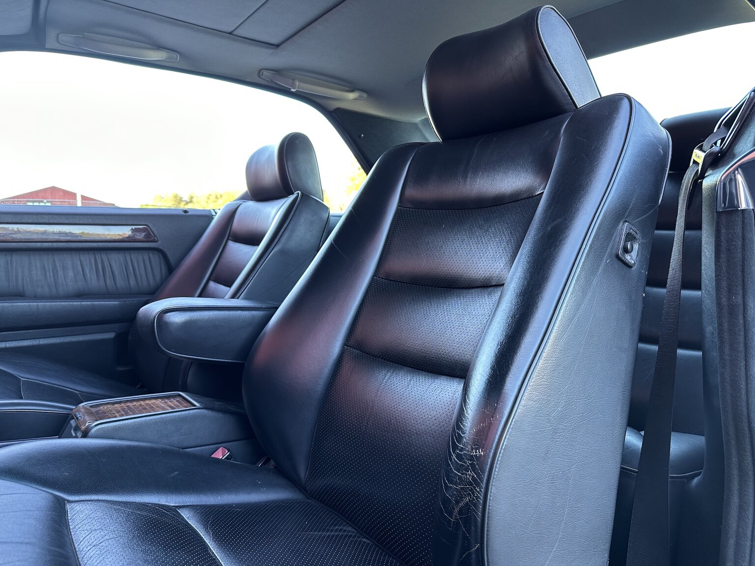 Interior image of 1990 Mercedes-Benz 300 CE 24V (3)