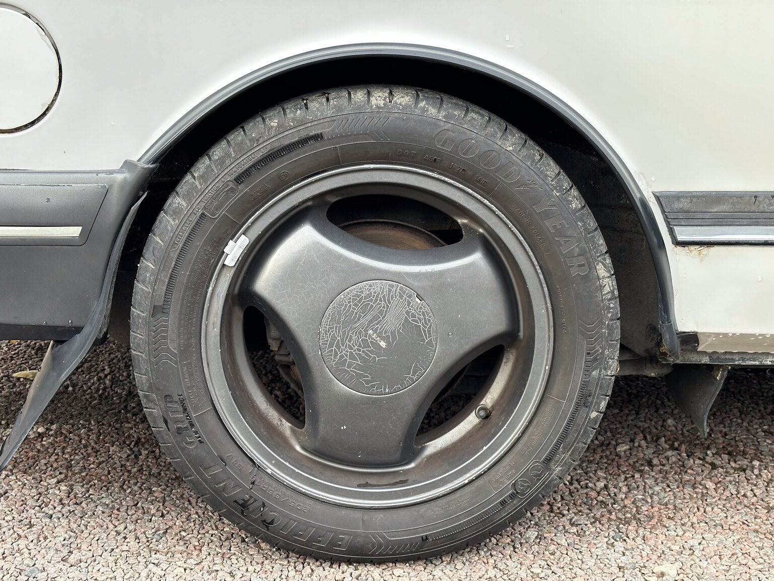 Exterior image of 1991 Saab 900 Turbo