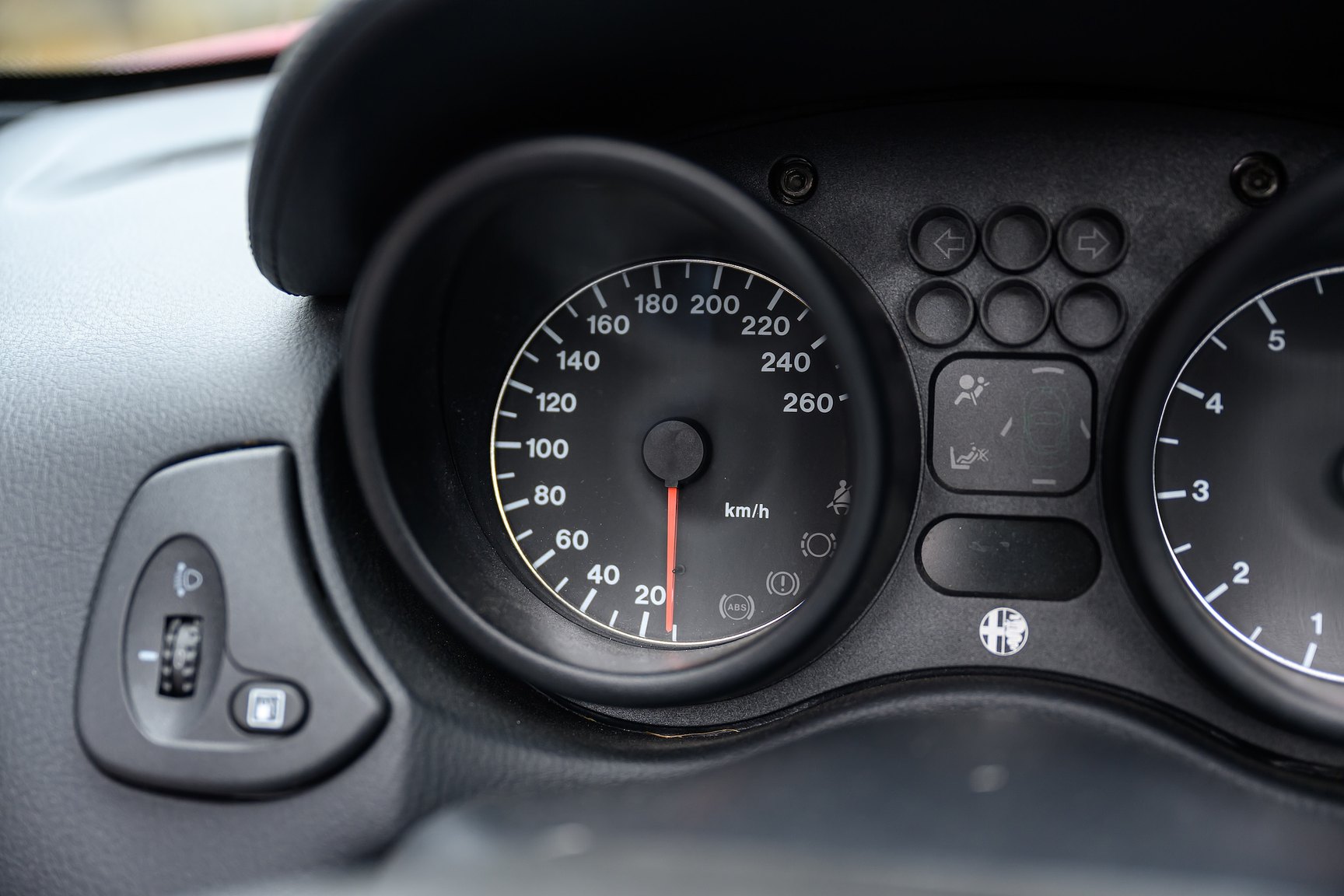 Interior image of 2001 Alfa Romeo Spider 3.0 V6
