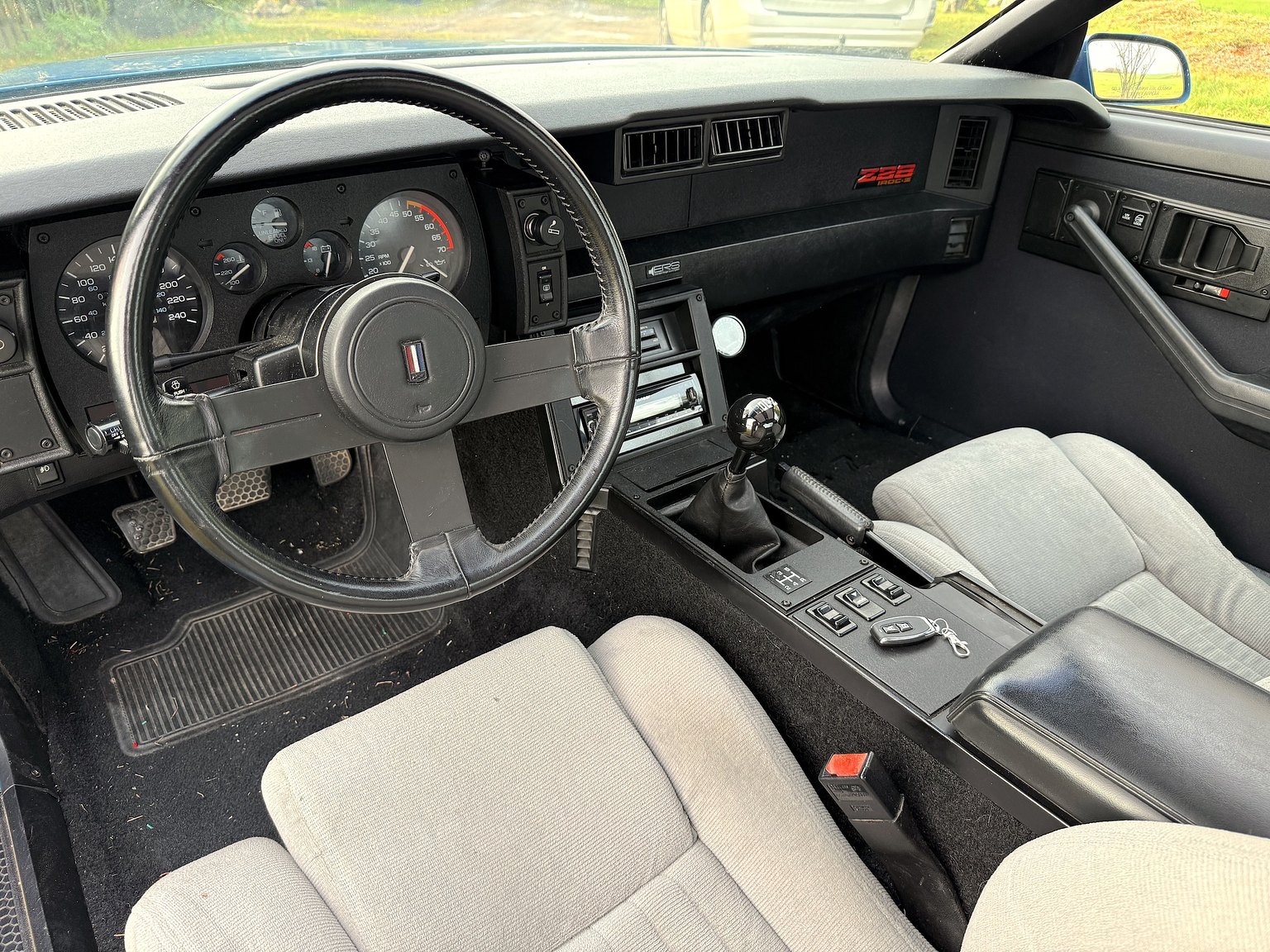 Interiörbild 1985 Chevrolet Camaro IROC-Z – NO RESERVE