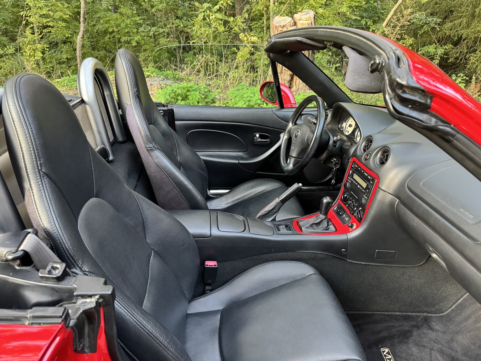 Innenraumfoto von 2004 Mazda MX-5