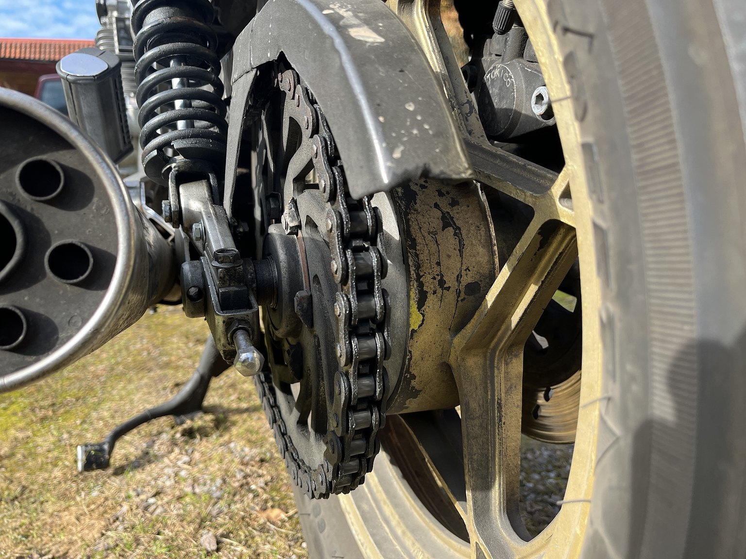 Image of 1982 Suzuki GSX1100 - NO RESERVE mechanics