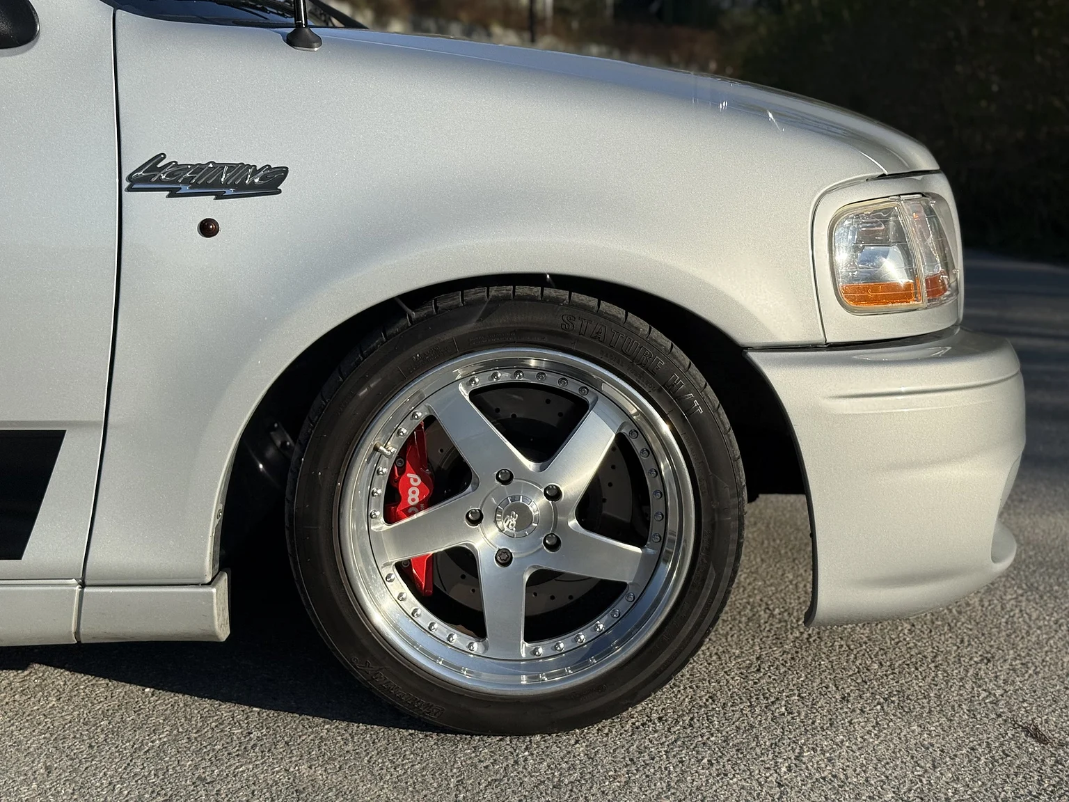 Exterior image of 2002 Ford F 150 Lightning / Kenne Bell (20)