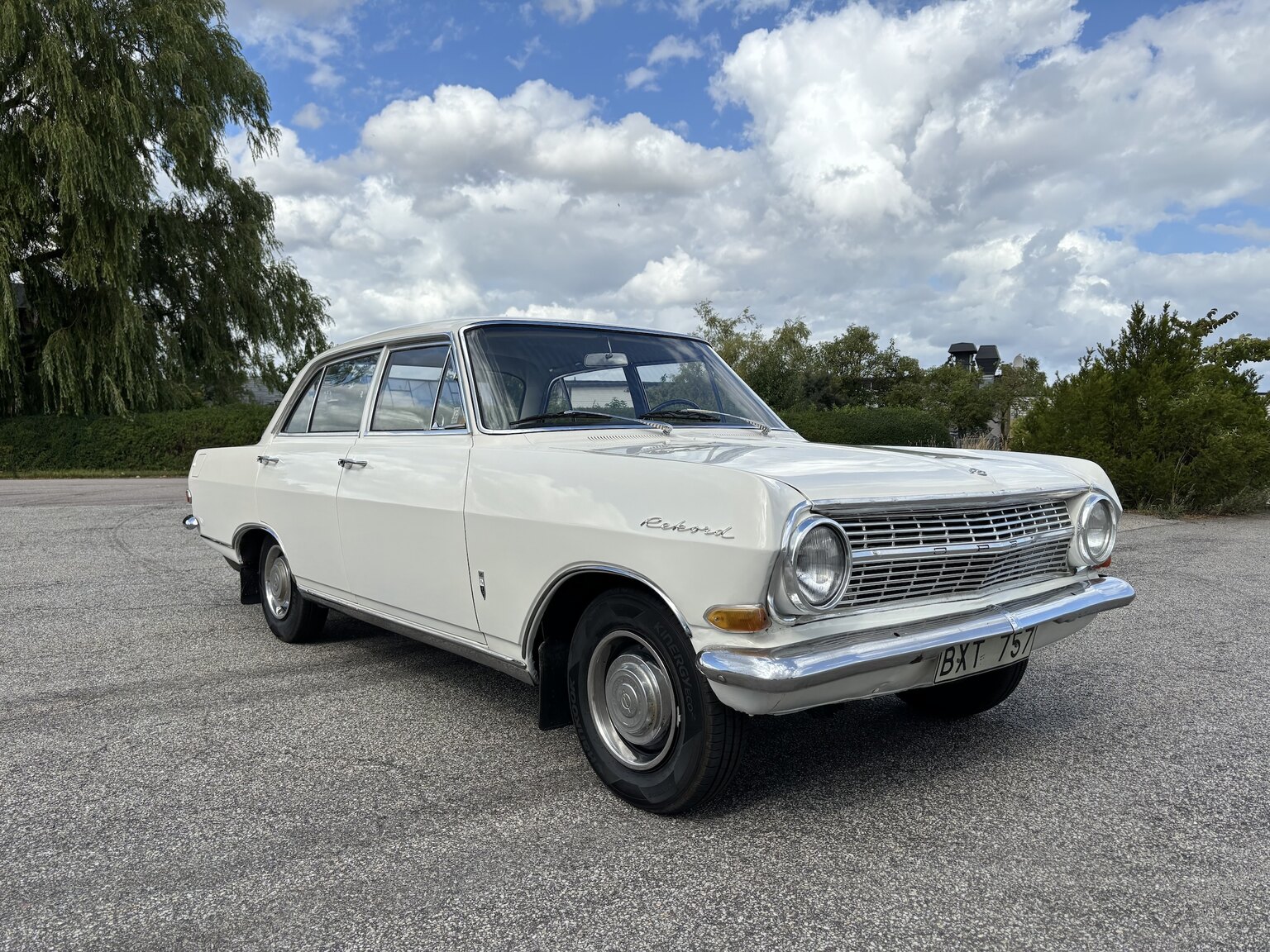 Exteriörbild på 1965 Opel Record Deluxe