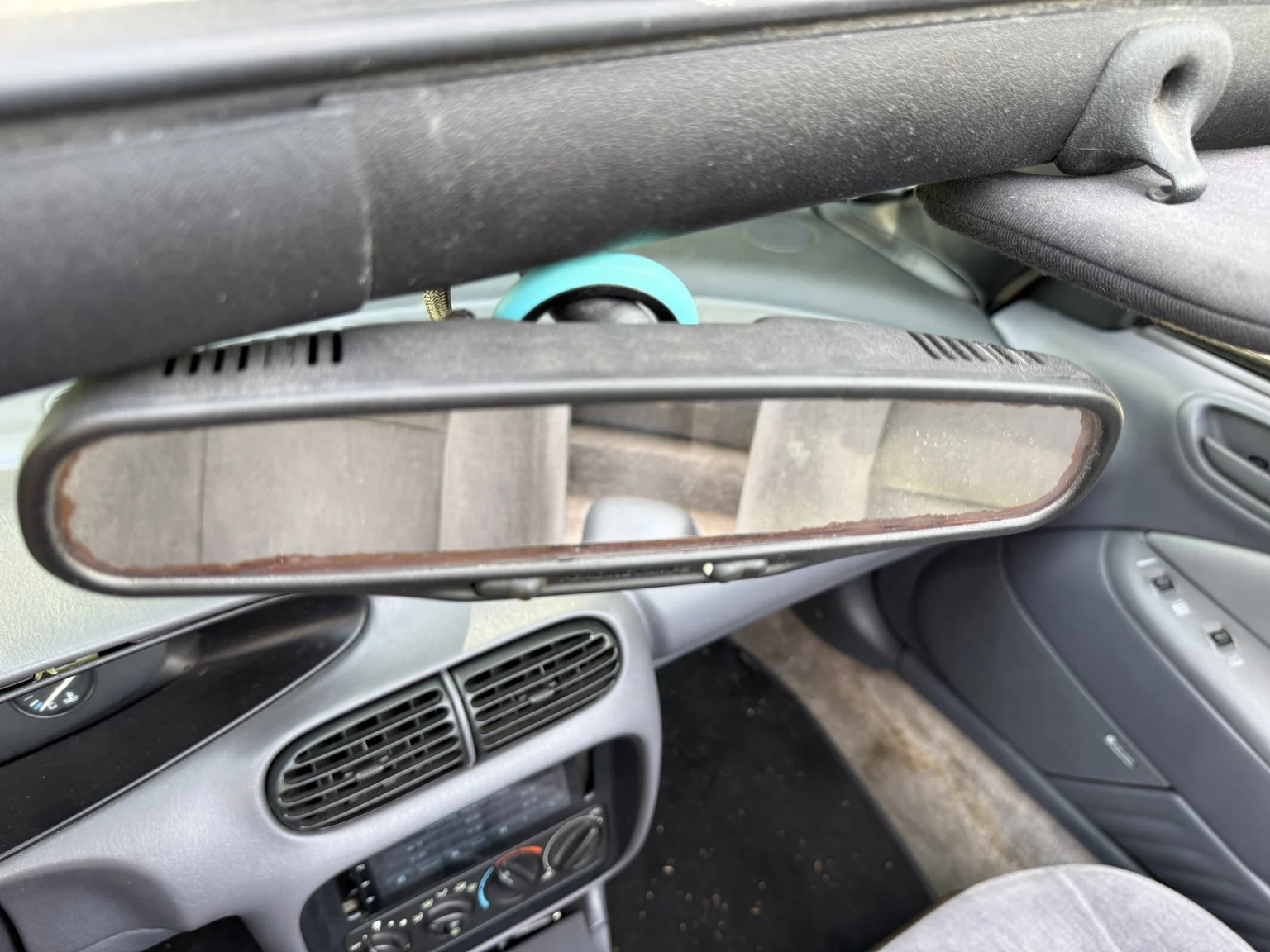 Interior image of 1997 Chrysler Sebring Cabriolet (23)