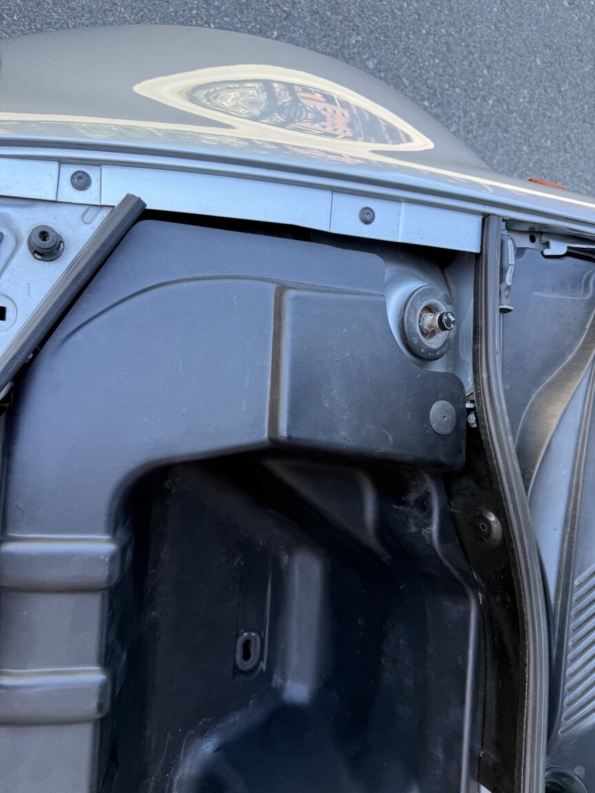 Image of 2002 Renault Clio Sport V6 mechanics