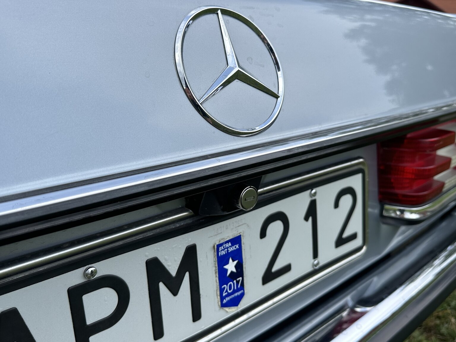 Exteriörbild på 1984 Mercedes-Benz 230 CE