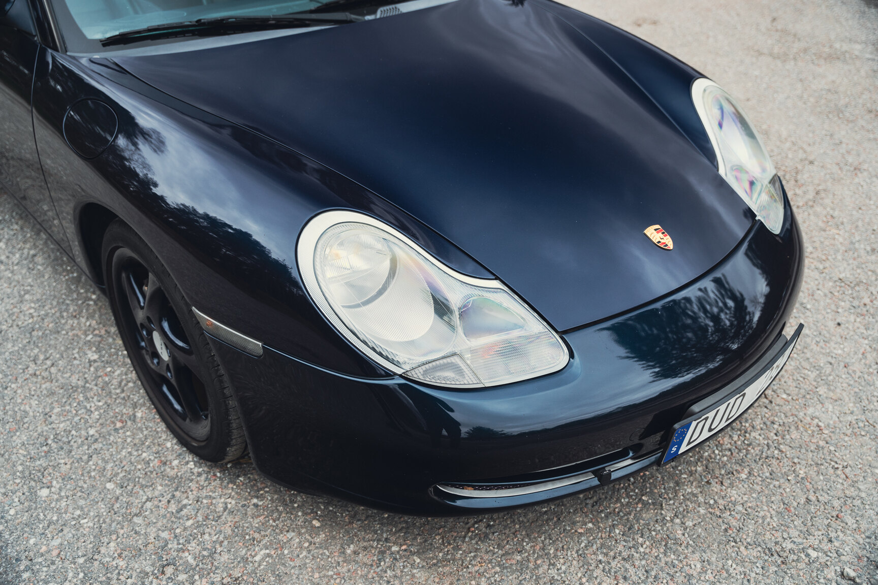 Exterior image of 1999 Porsche 911 Carrera 4