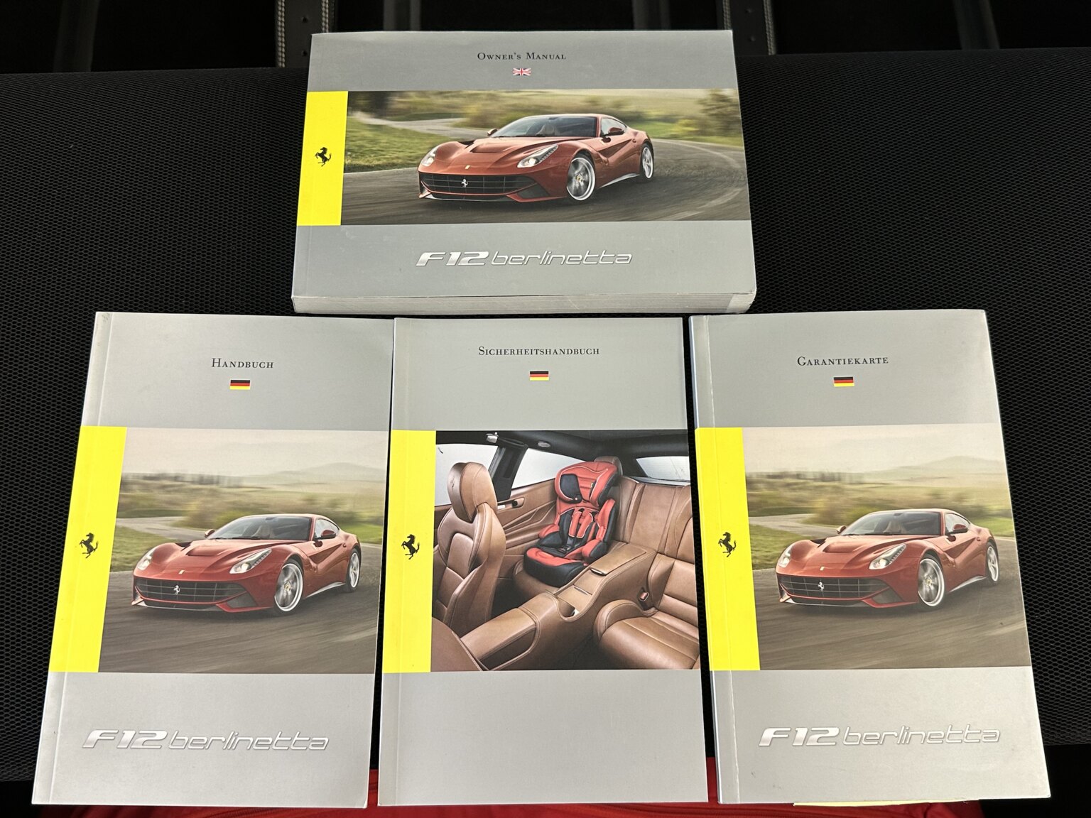 Dokumentation för 2013 Ferrari F12 Berlinetta