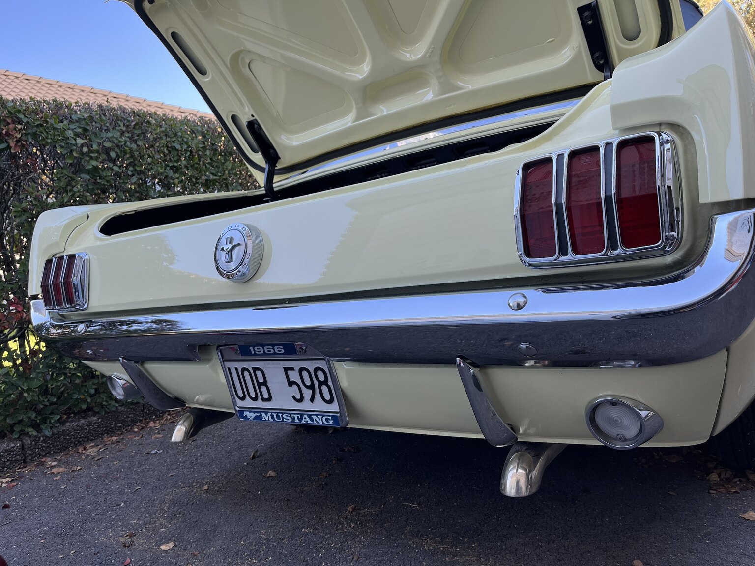 Exterior image of 1966 Ford Mustang Cabriolet 289cui