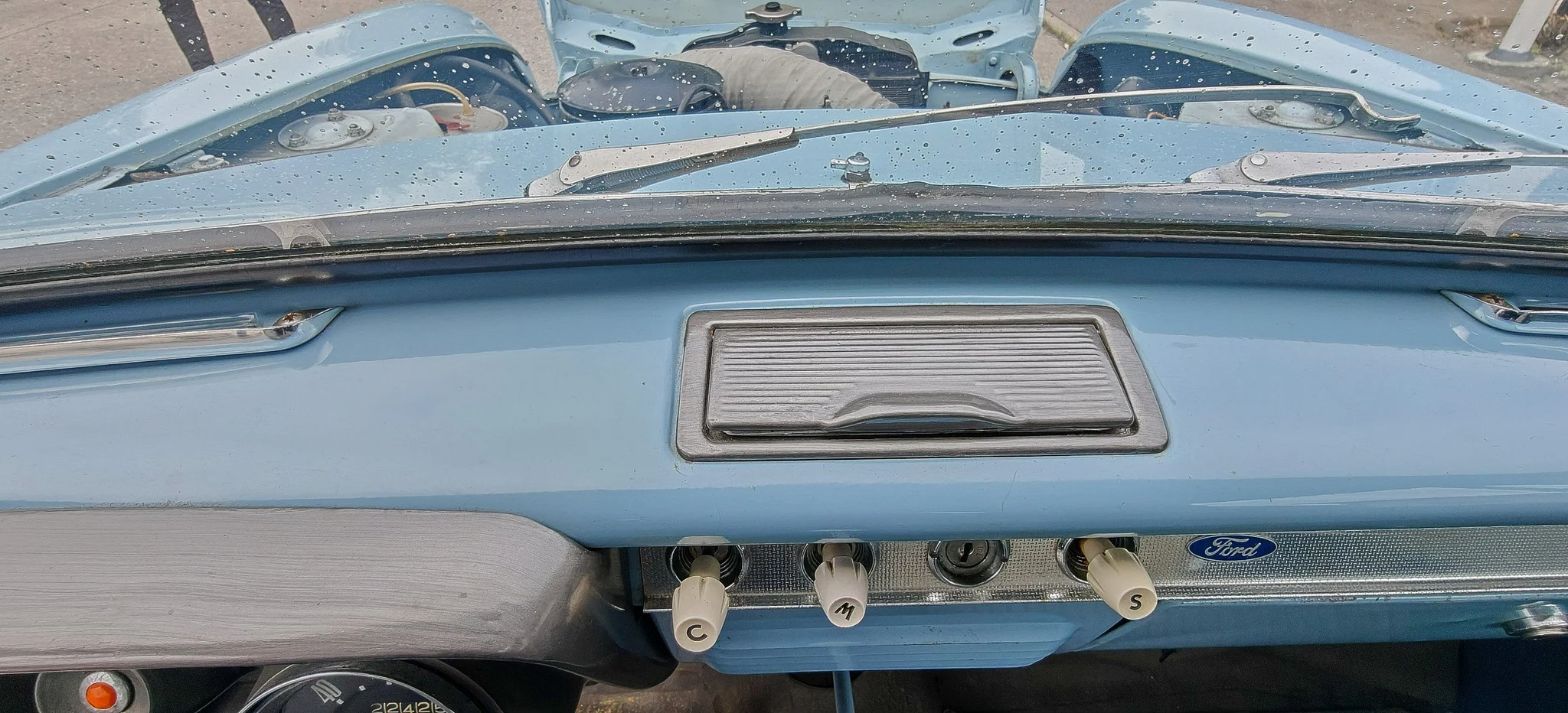 Interiörbild 1958 Ford Anglia (9)