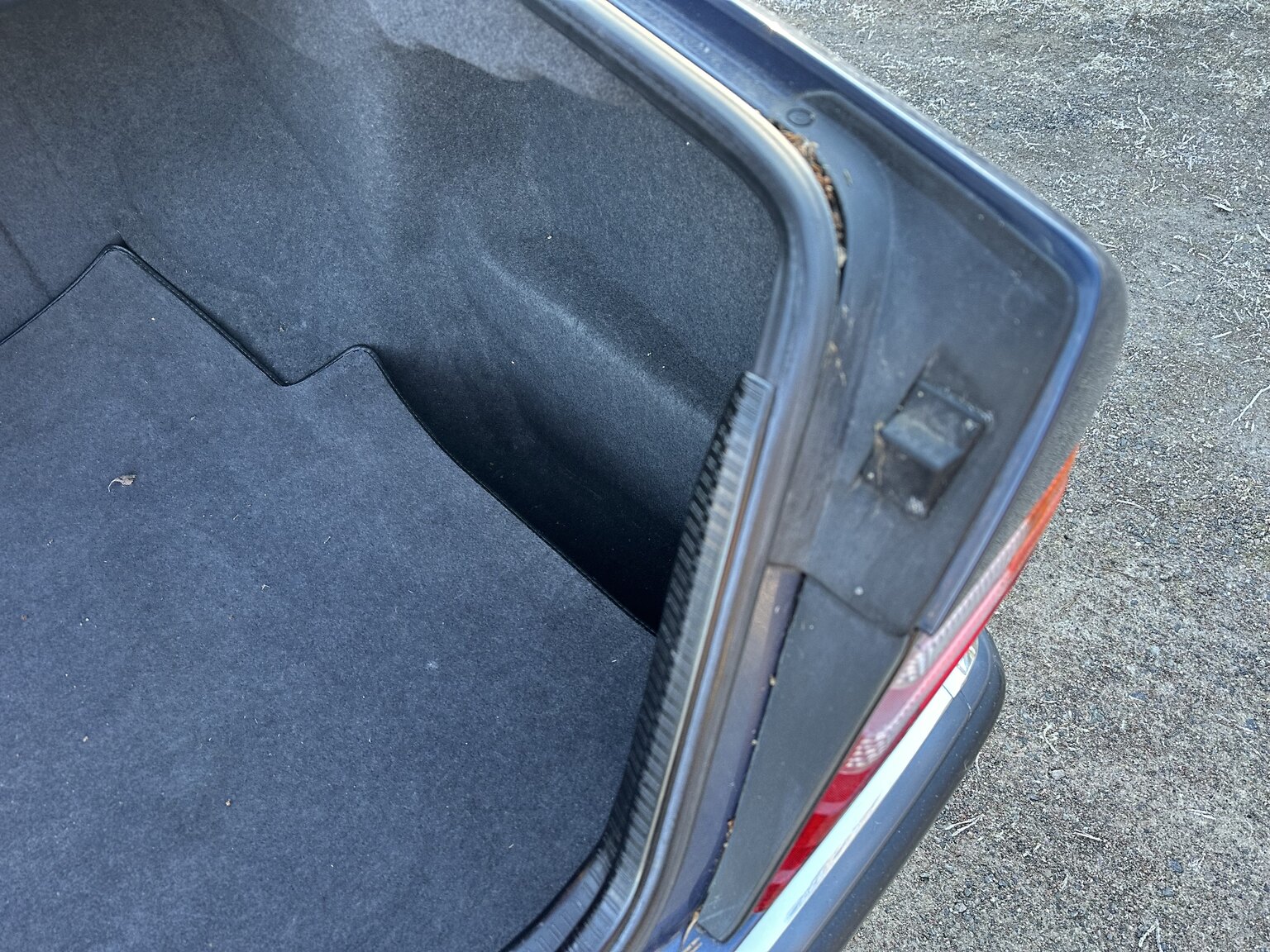 Interior image of 1991 Mercedes-Benz 230 E 