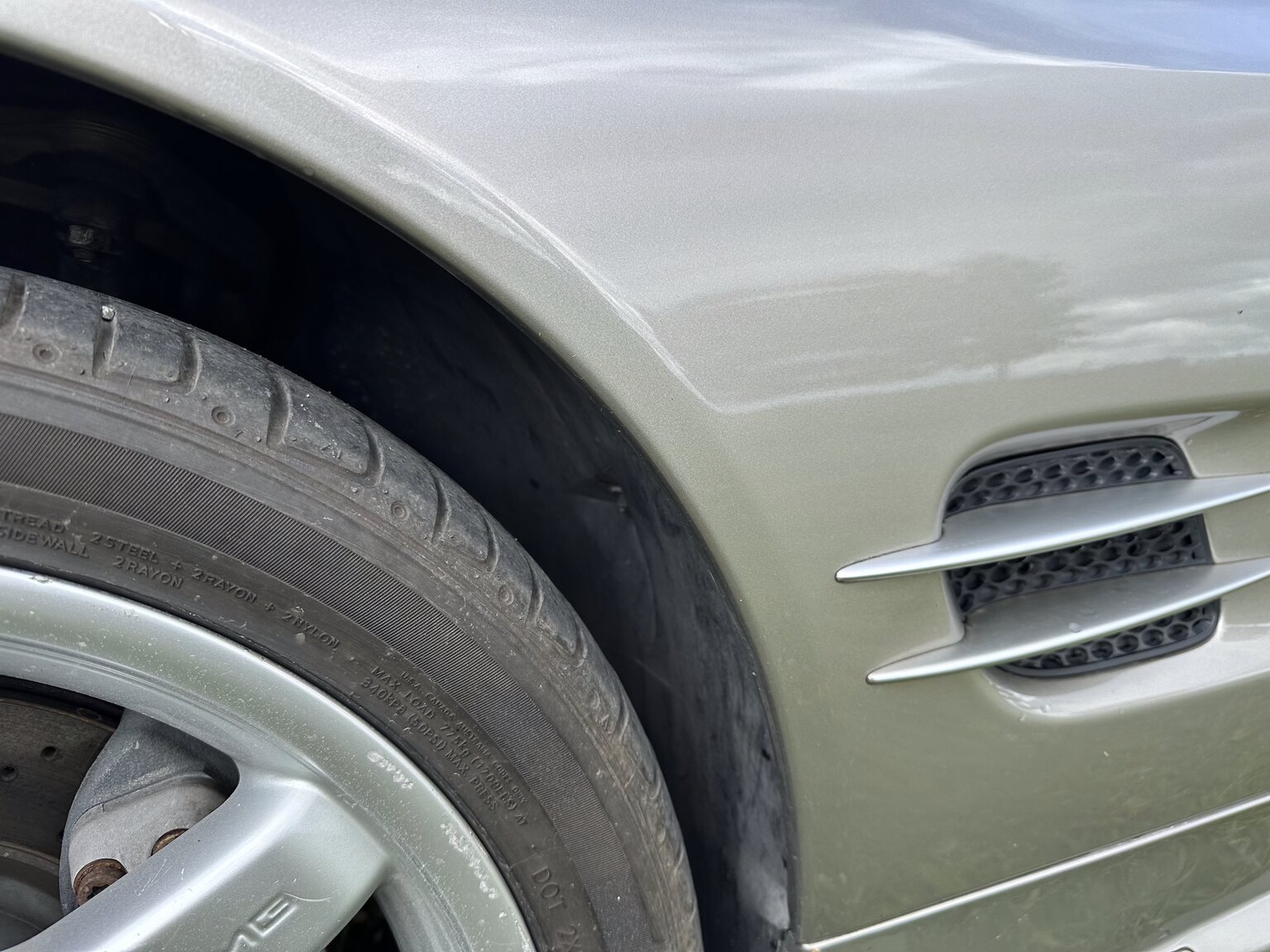 Exteriörbild på 2003 Mercedes Benz SL 500