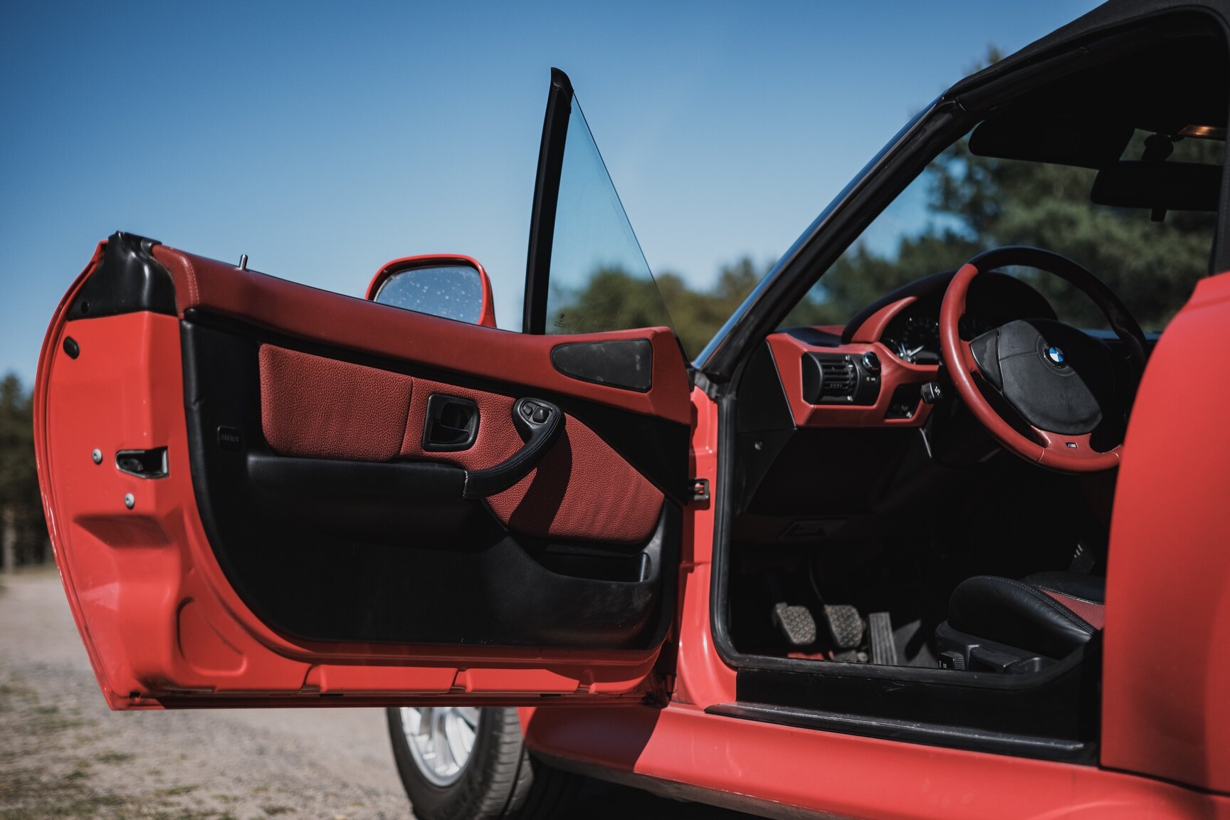 Interior image of 1999 BMW Z3 2.8i Roadster