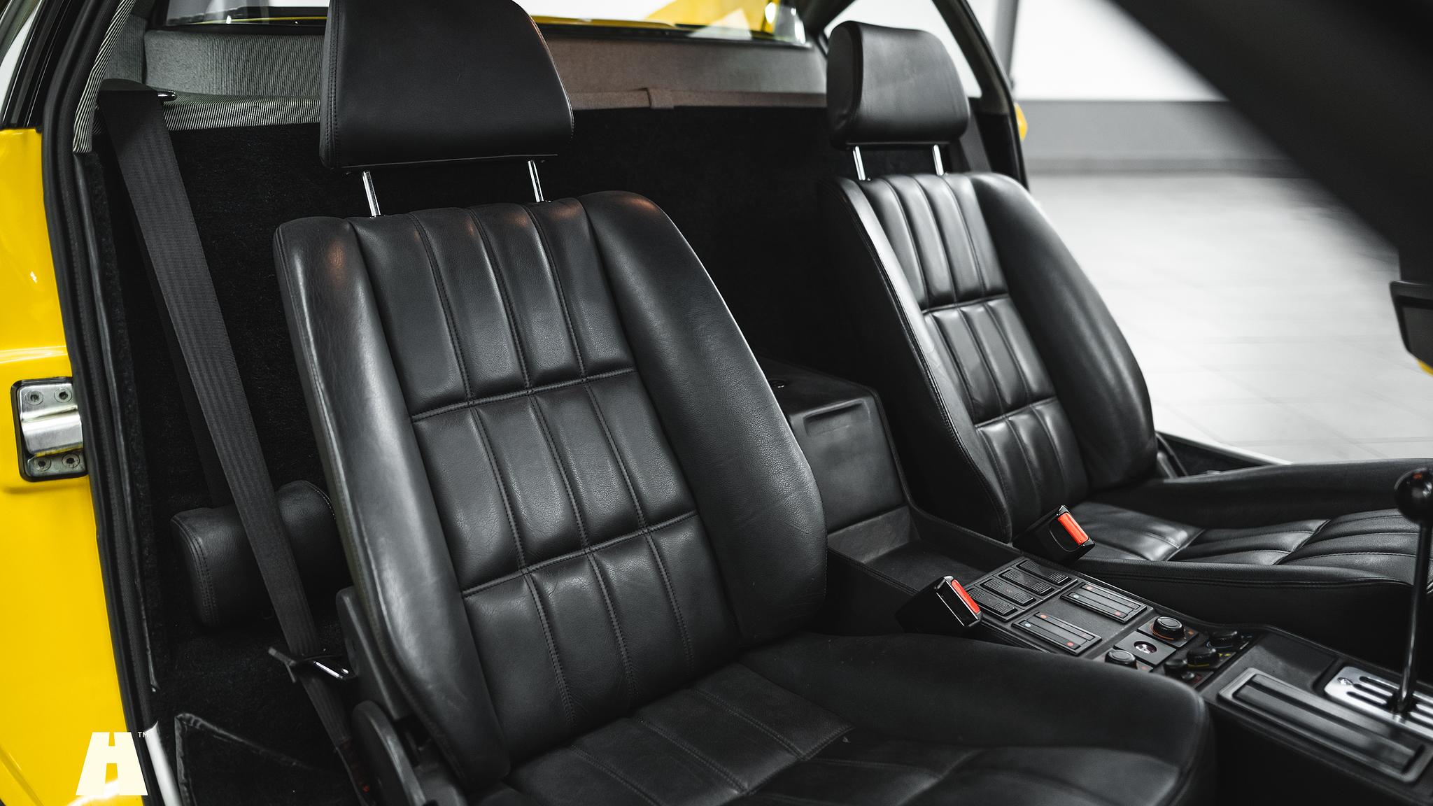 Interiörbild 1986 Ferrari 328 GTB