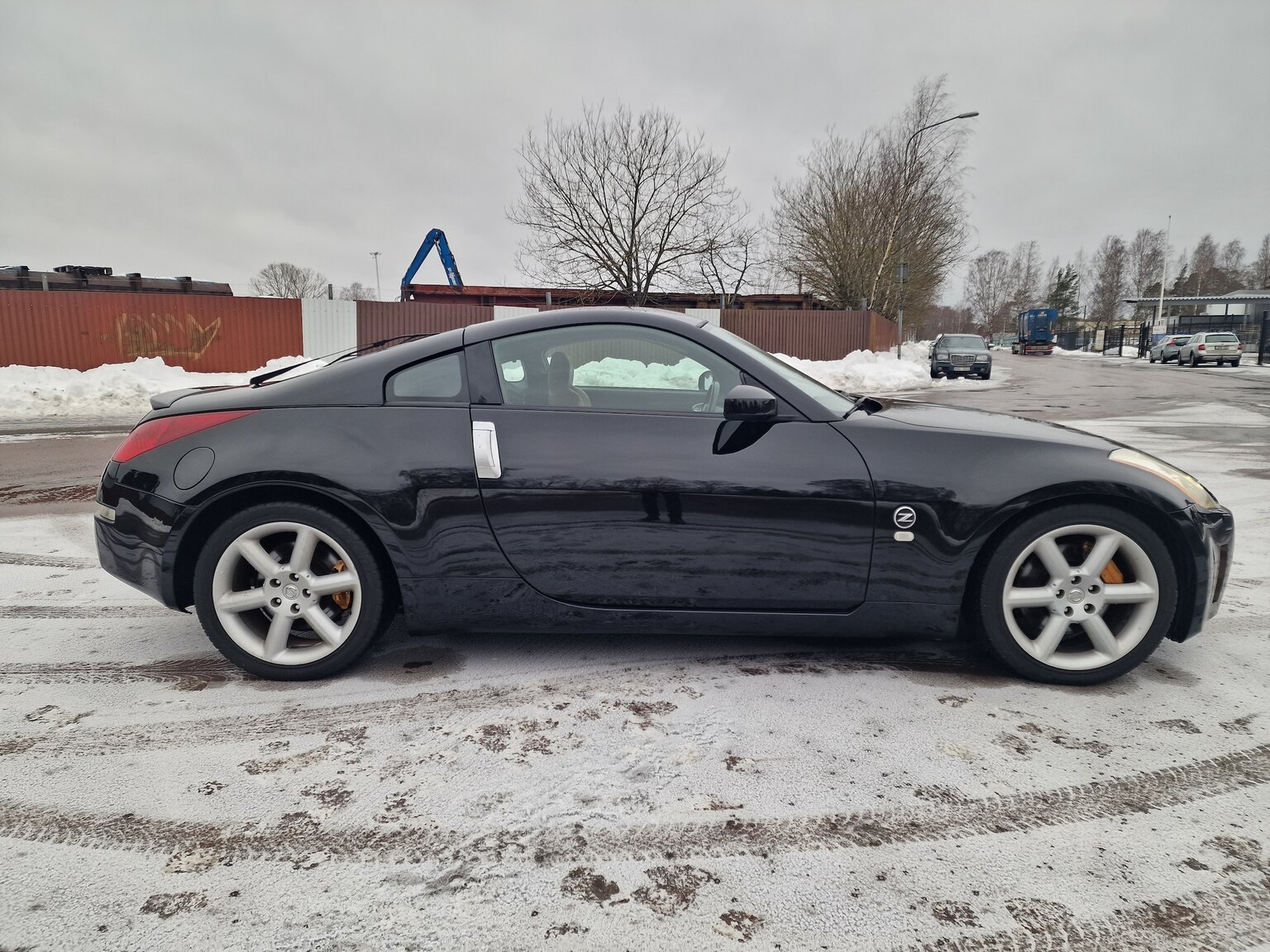Exteriörbild på 2004 Nissan 350Z