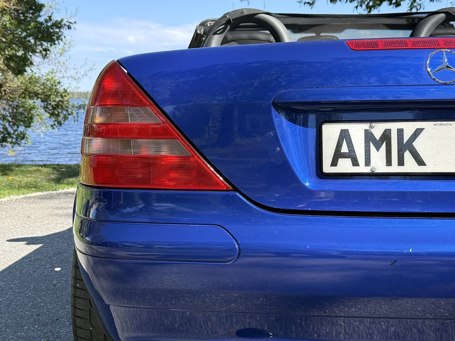 Exterior image of 1997 Mercedes-Benz 230 SLK (25)