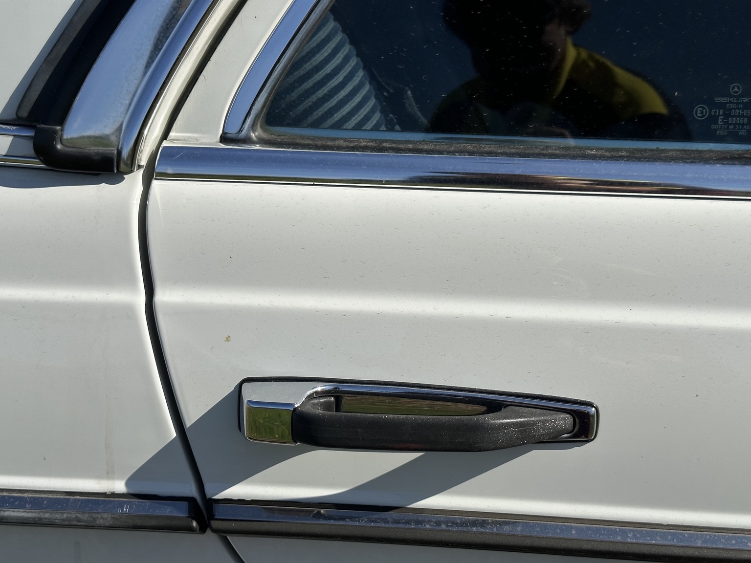 Exterior image of 1985 Mercedes-Benz 200