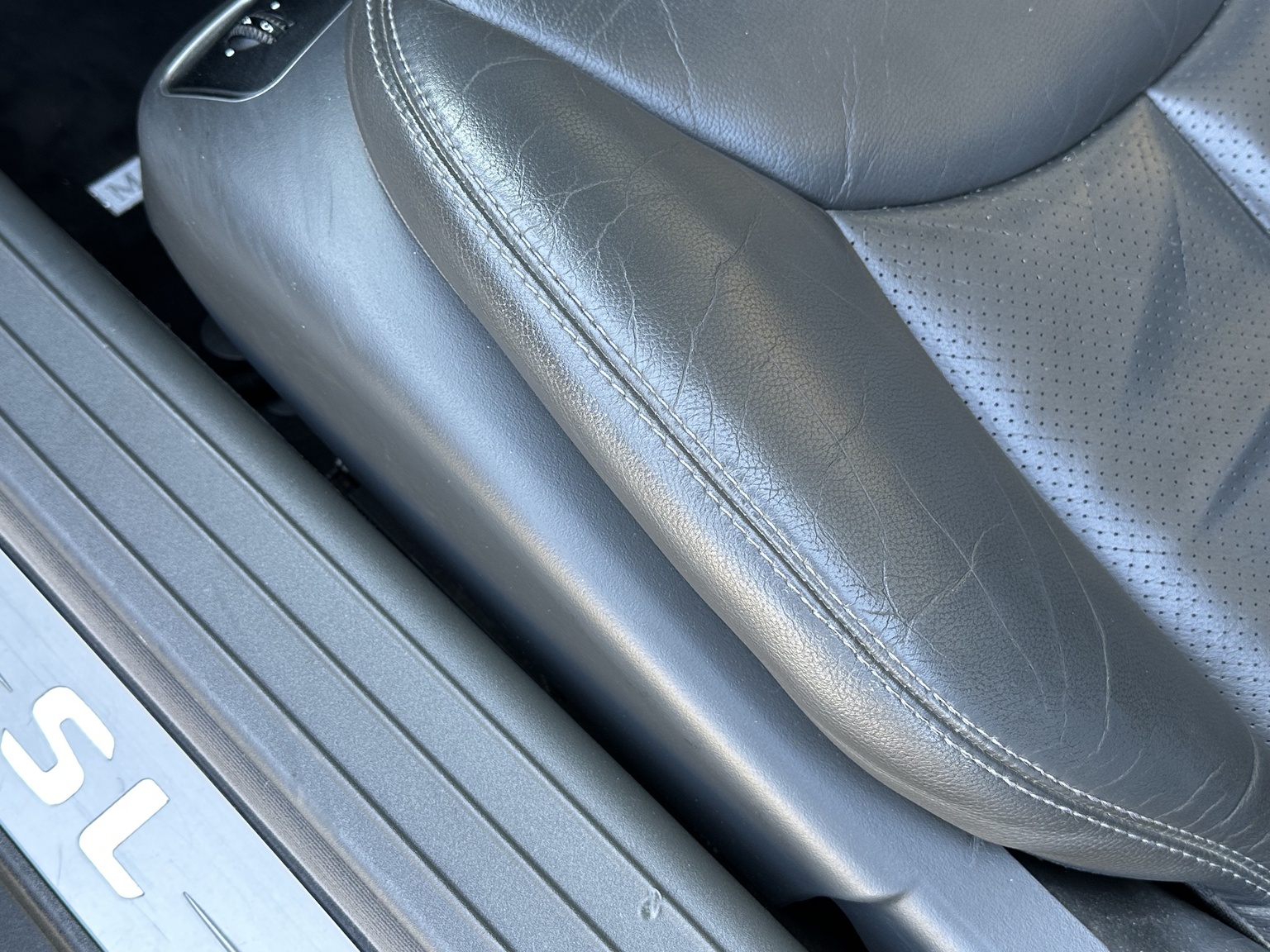 Innenraumfoto von 2002 Mercedes SL 500 (6)