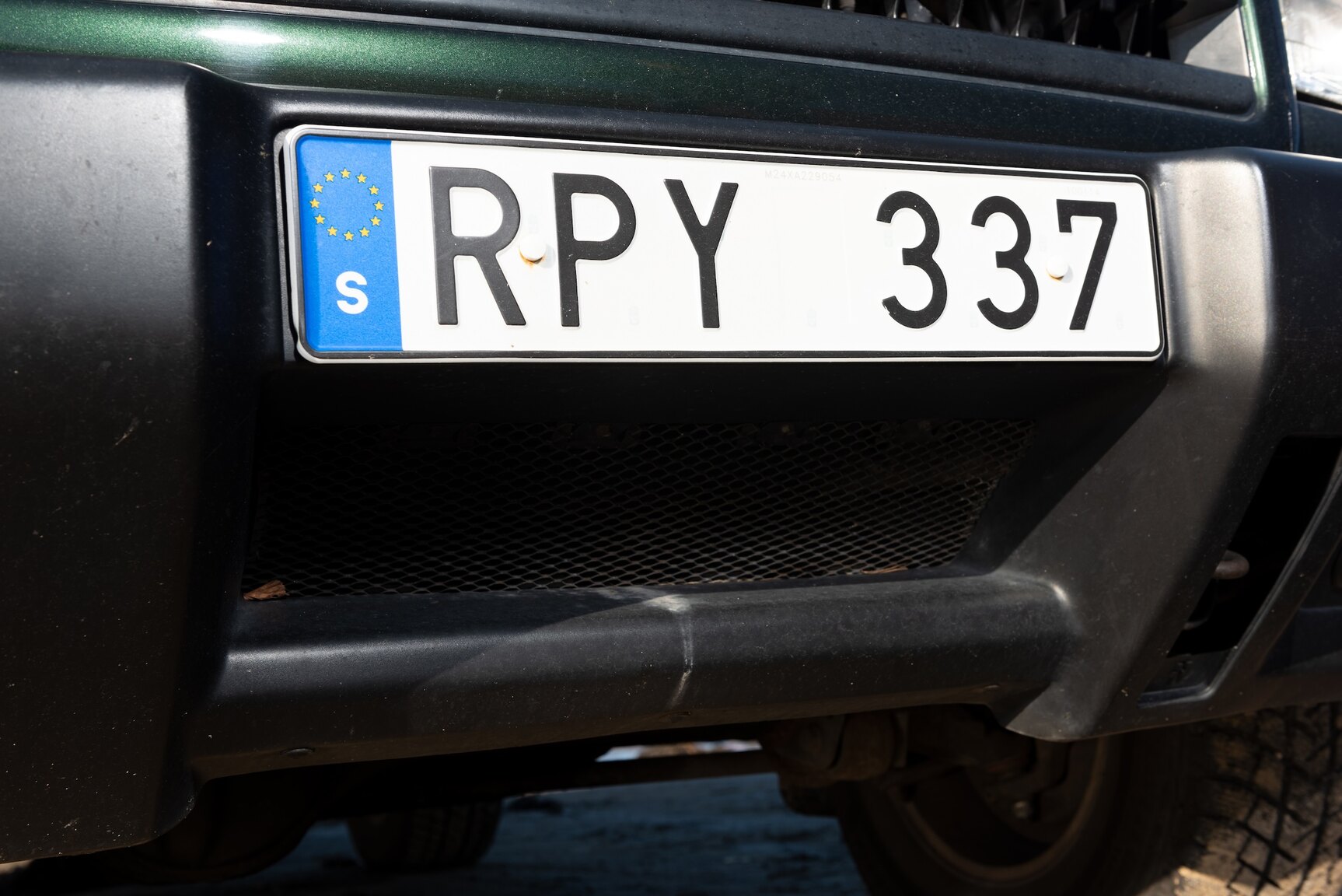 Exterior image of 1999 Land Rover Discovery 4.0 V8