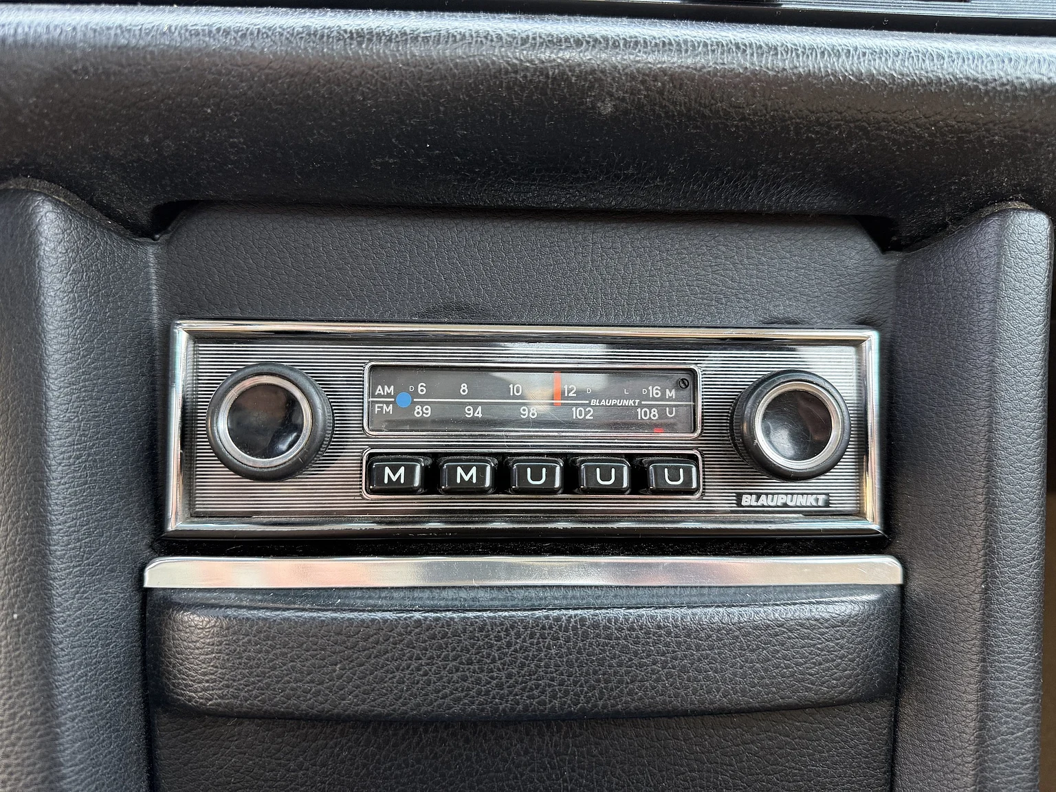 Innenraumfoto von 1974 Mercedes-Benz 230 Automatic (13)