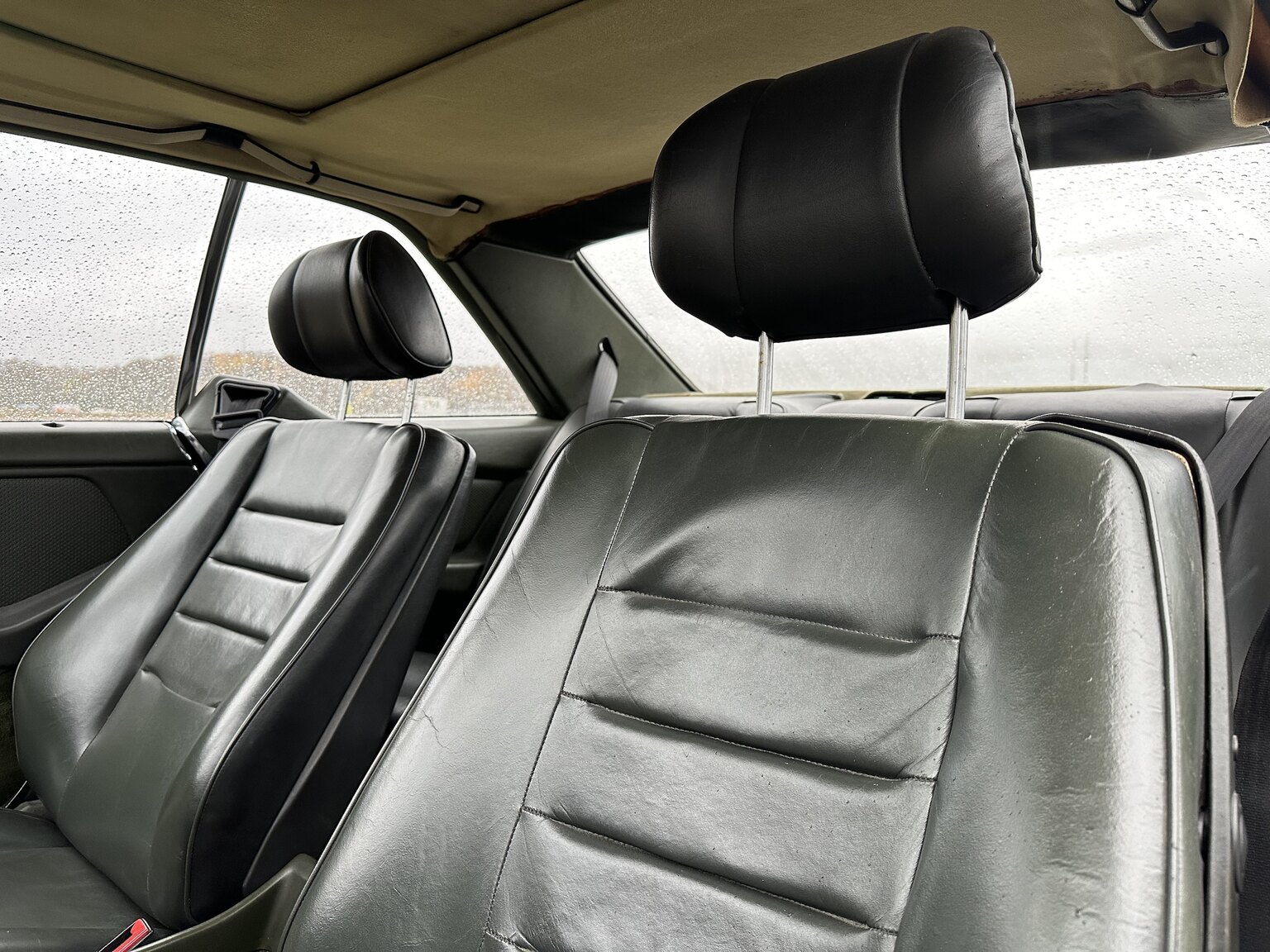 Interior image of 1983 Mercedes-Benz 500 SEC