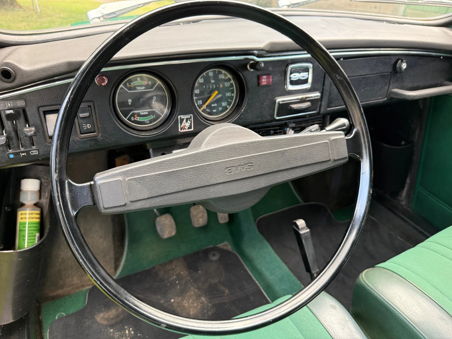 Innenraumfoto von 1975 Saab 95 V4 kombi - 7-sits (7)