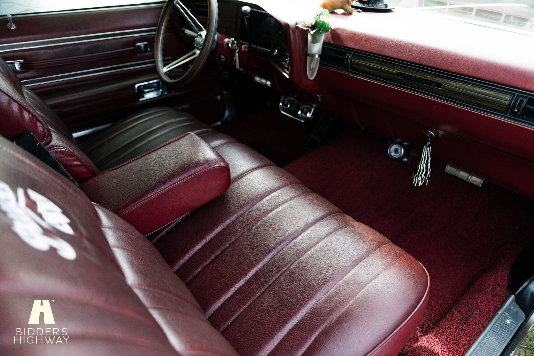 Innenraumfoto von 1973 Buick Electra Custom 2D HT Coupe