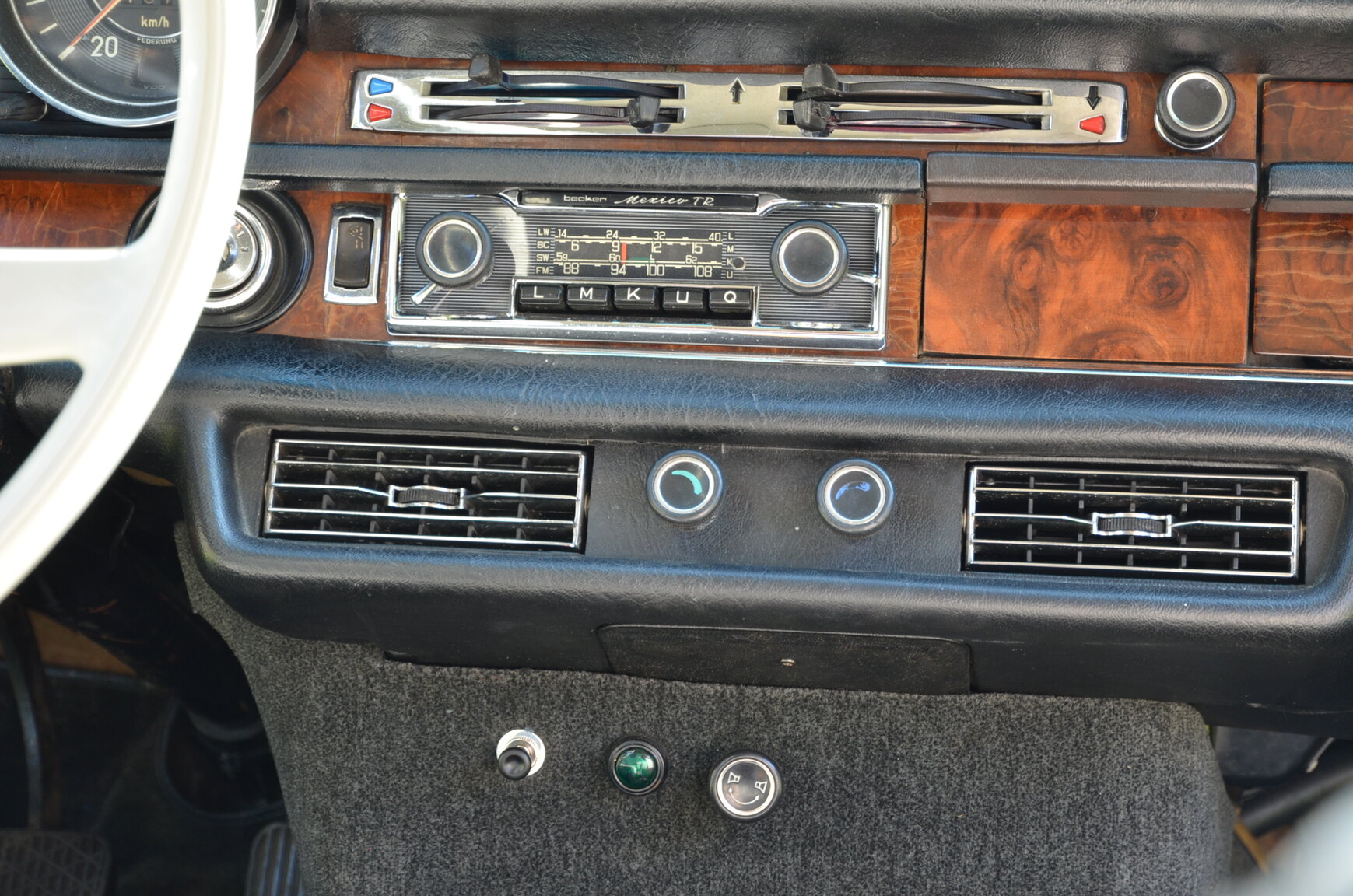 Interior image of 1968 Mercedes-Benz W109 300 SEL 6.3