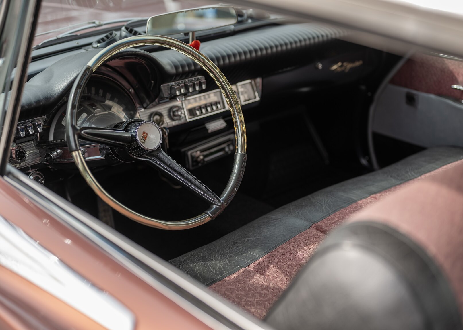 Interior image of 1961 Chrysler New Yorker Sedan (57)