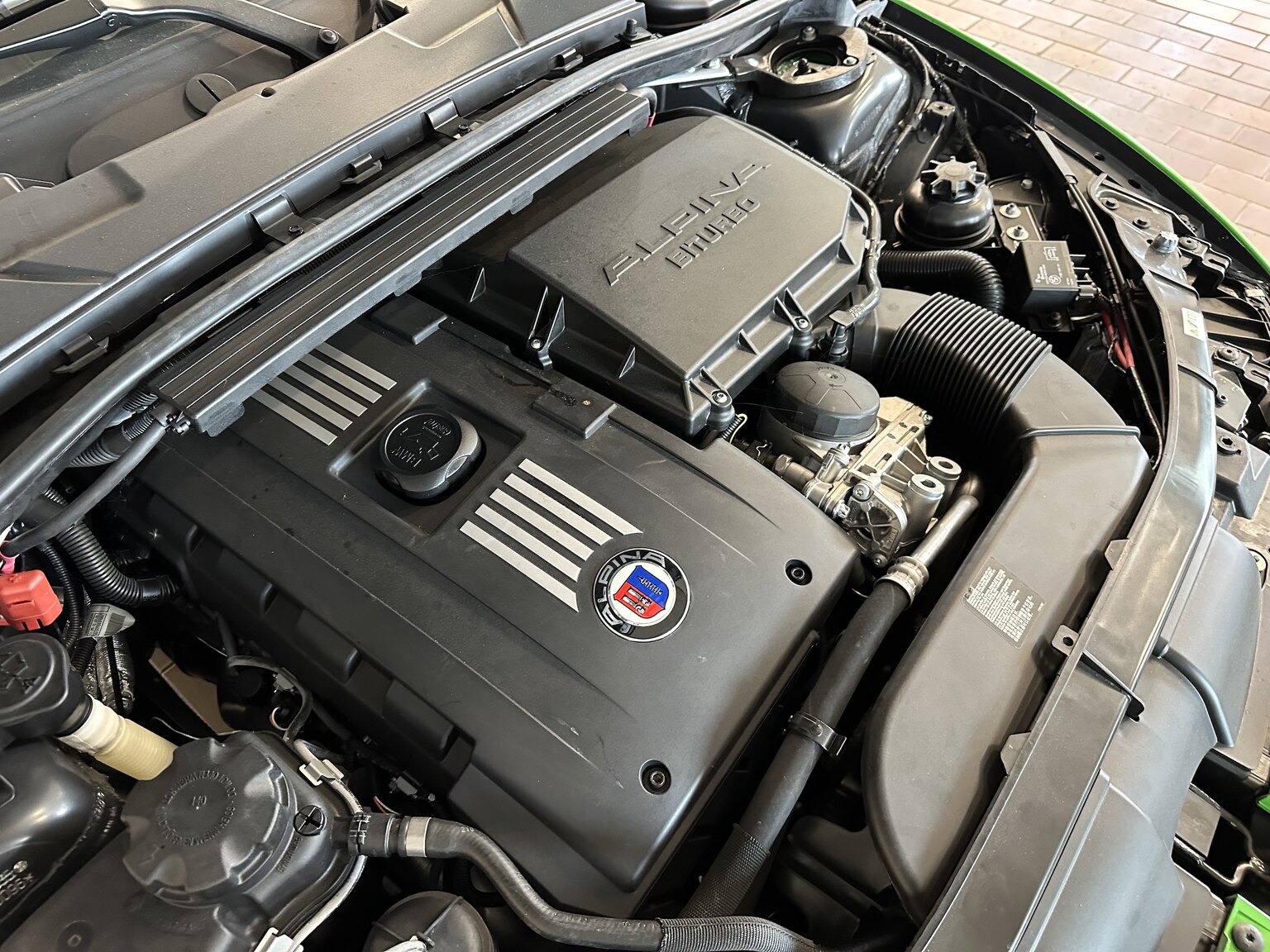 Image of 2013 ALPINA B3 GT3 mechanics