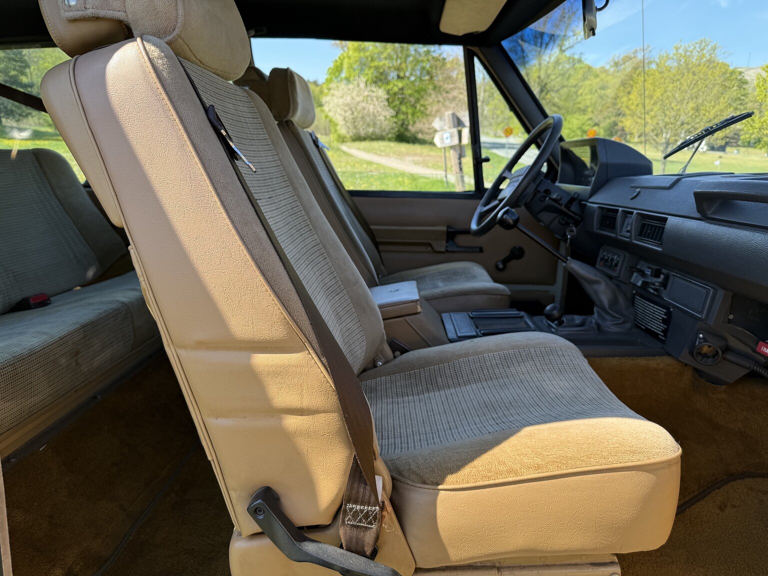 Interior image of 1985 Land Rover Range Rover 3.5 V8