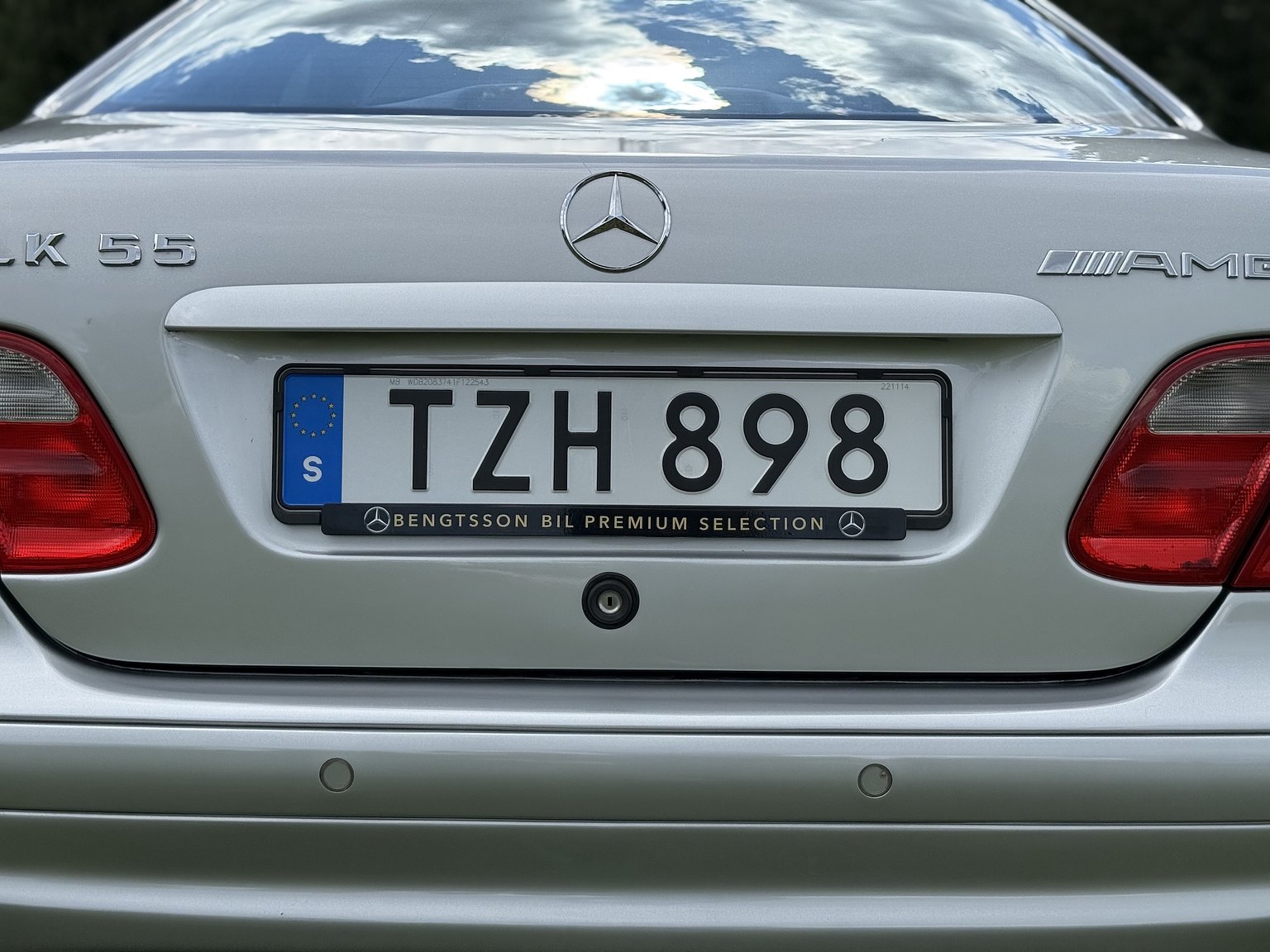 Exterior image of 2000 Mercedes-Benz CLK 55 AMG Coupé