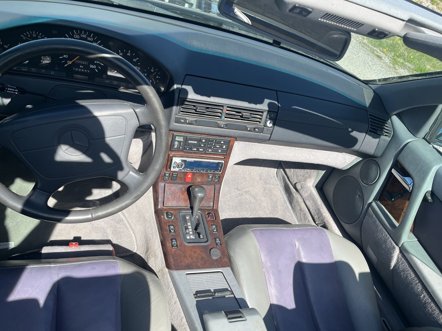 Innenraumfoto von 1992 Mercedes-Benz SL 500