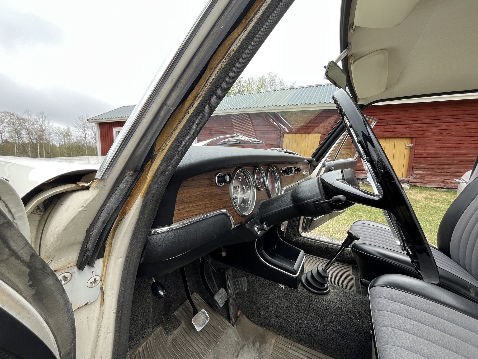 Interior image of 1965 BMW 1800