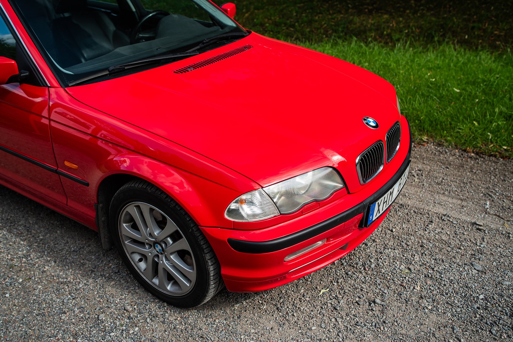 Exterior image of 2001 BMW 330Xi