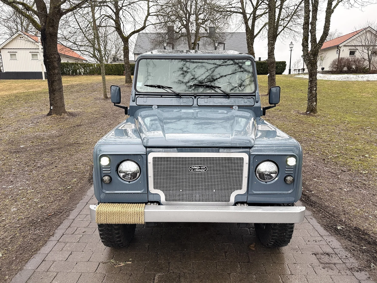 Exteriörbild på 2000 Land Rover Defender 110 C (9)