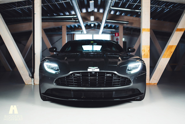 Exteriörbild på 2019 Aston Martin DB11 AMR