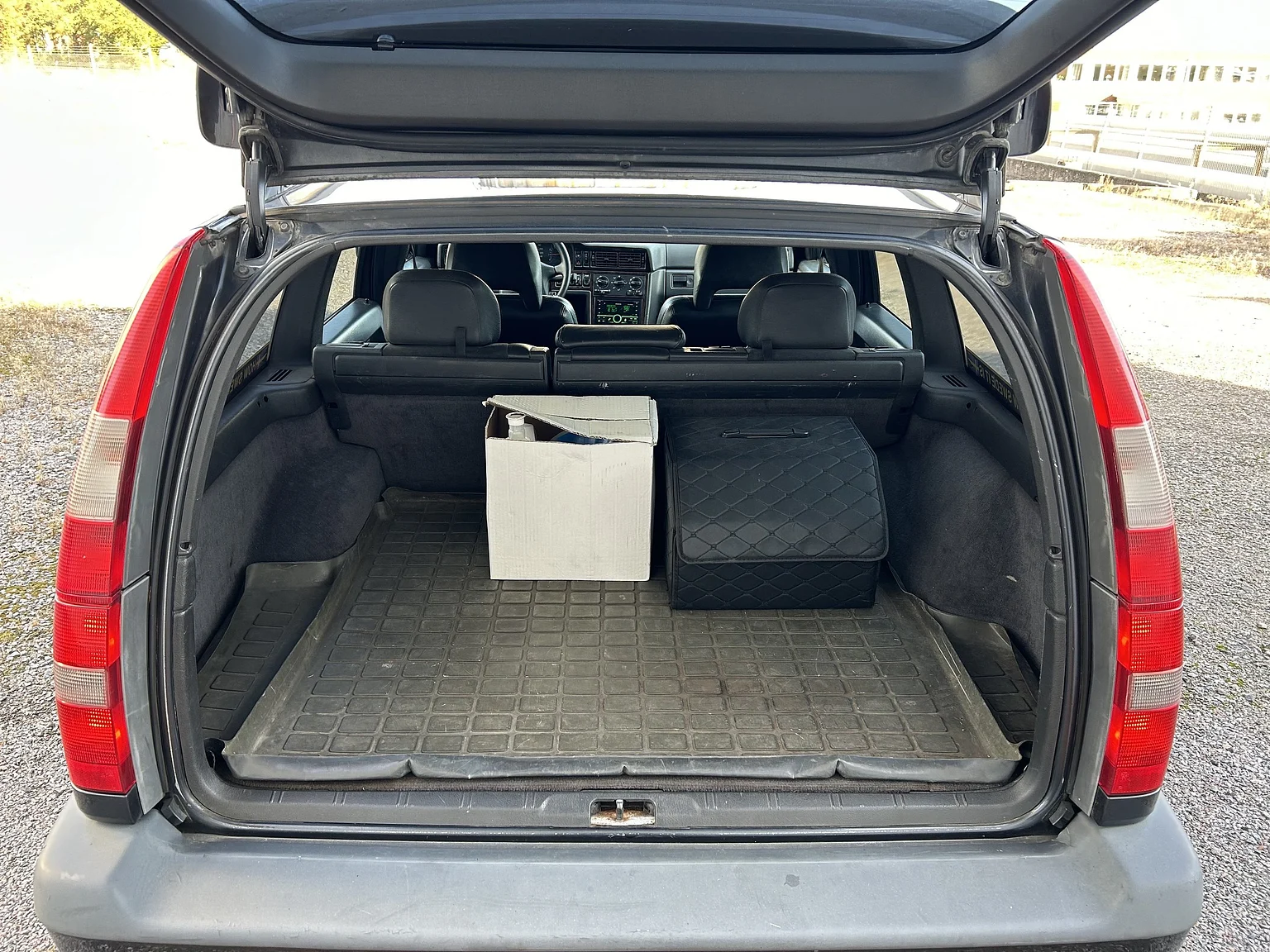 Innenraumfoto von 1996 Volvo 850 R Estate (6)