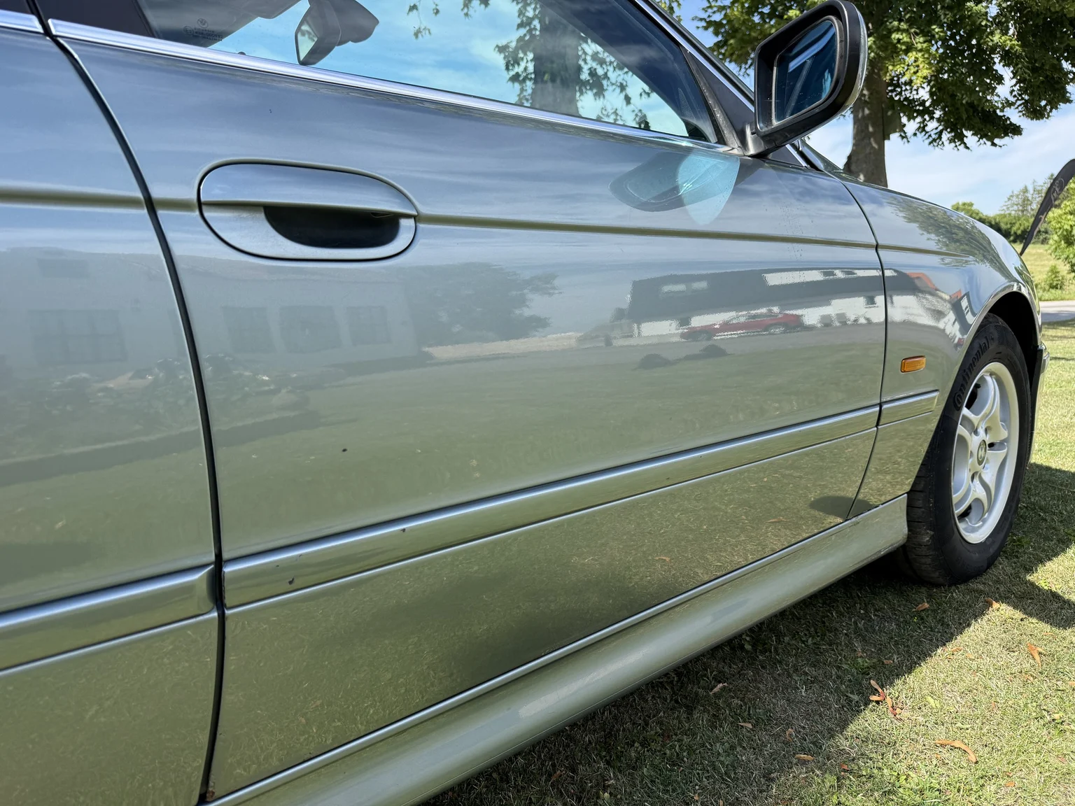 Exteriörbild på 2003 BMW 525d Sedan (44)