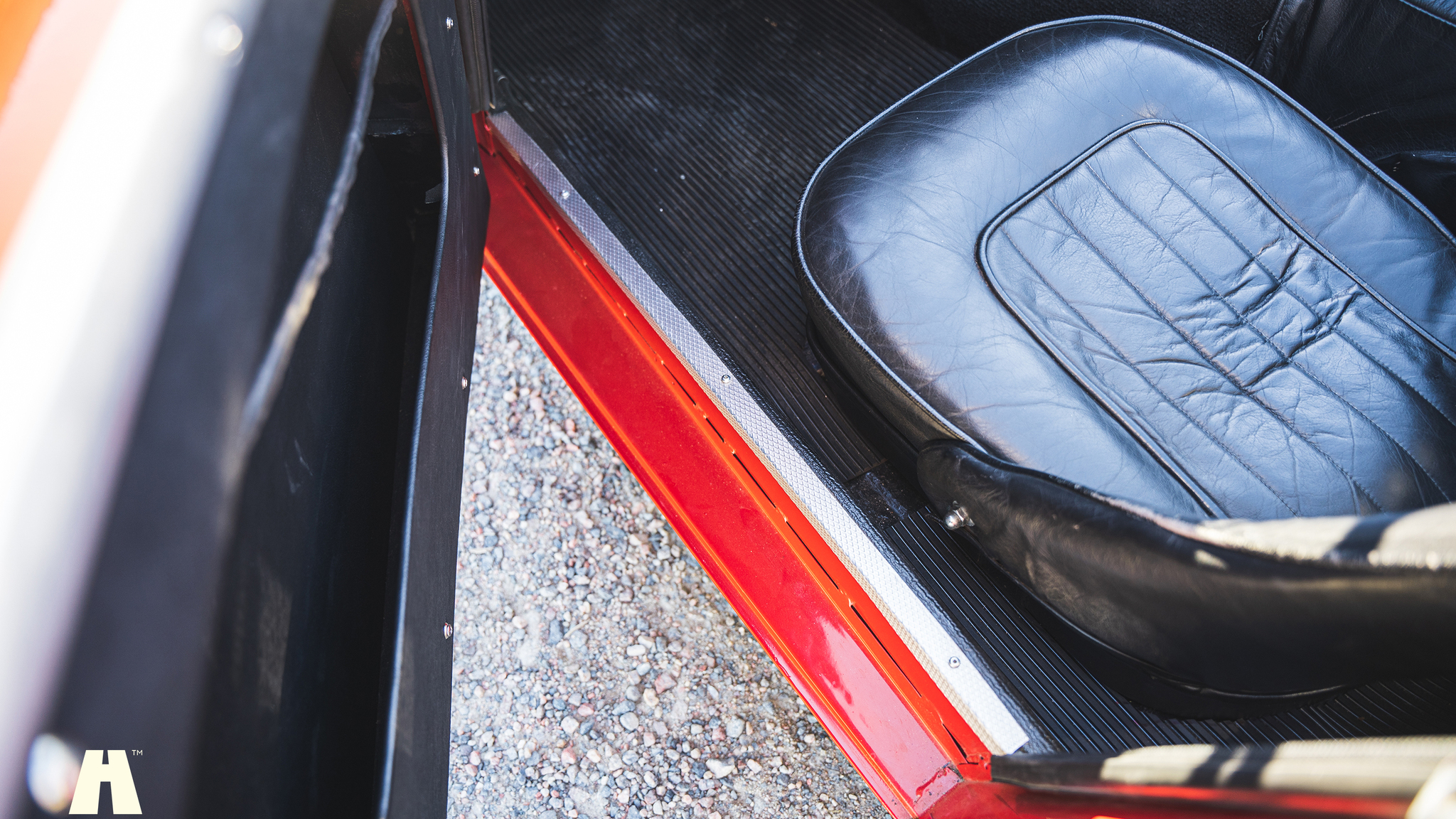 Interior image of 1954 Austin Healey 100 BN1 (26)