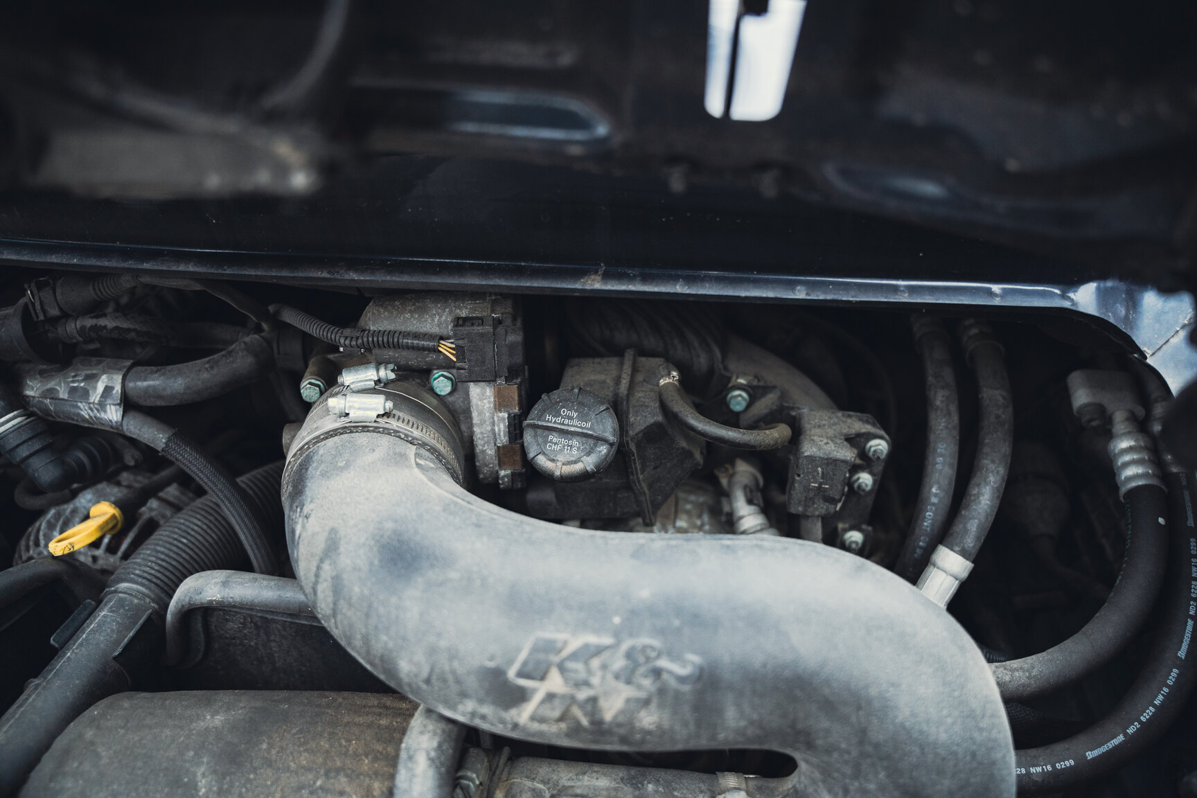 Image of 1999 Porsche 911 Carrera 4 mechanics