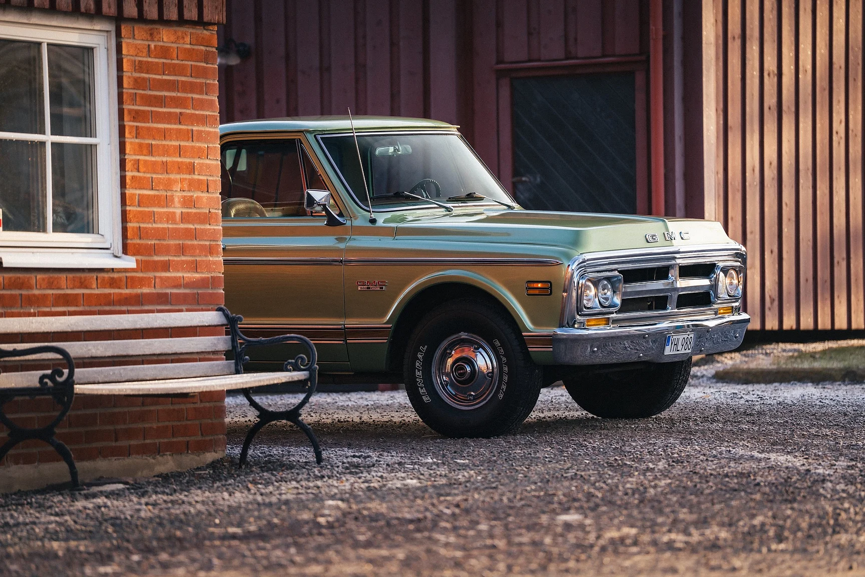 Aussenfoto 1970 GMC 1500 Custom Sierra Grande – NO RESERVE (78)