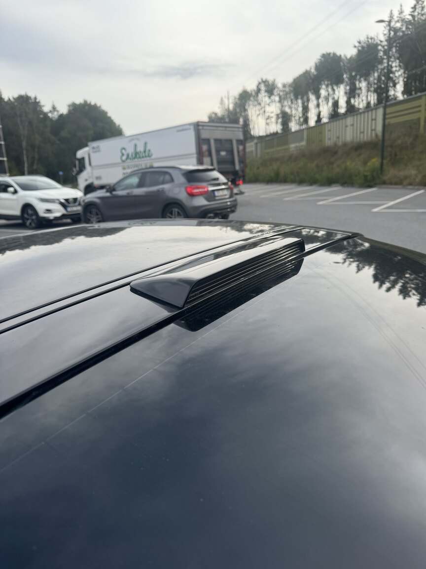 Exterior image of 1989 Chevrolet Corvette 