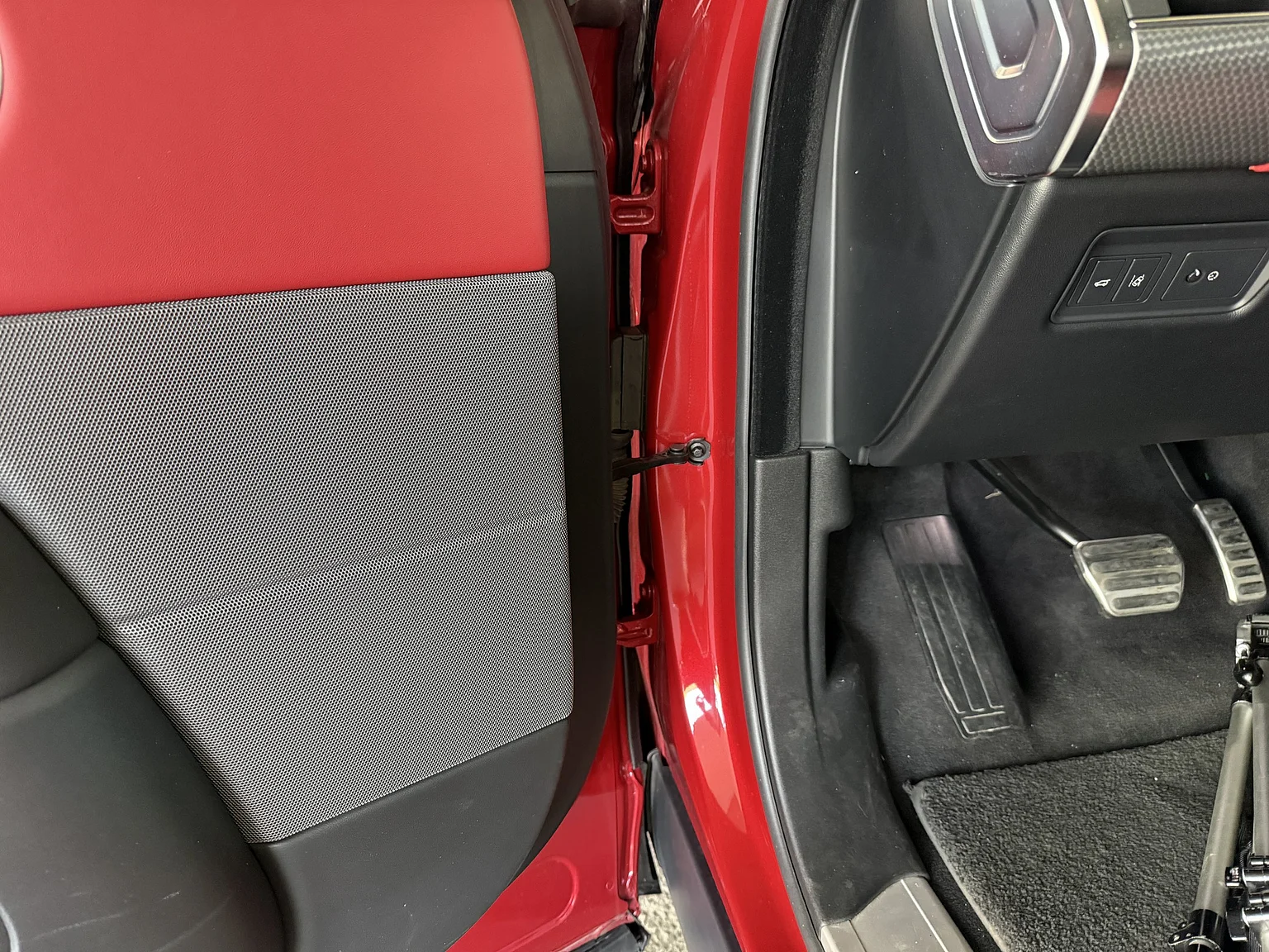Innenraumfoto von 2017 Range Rover Sport SVR (10)