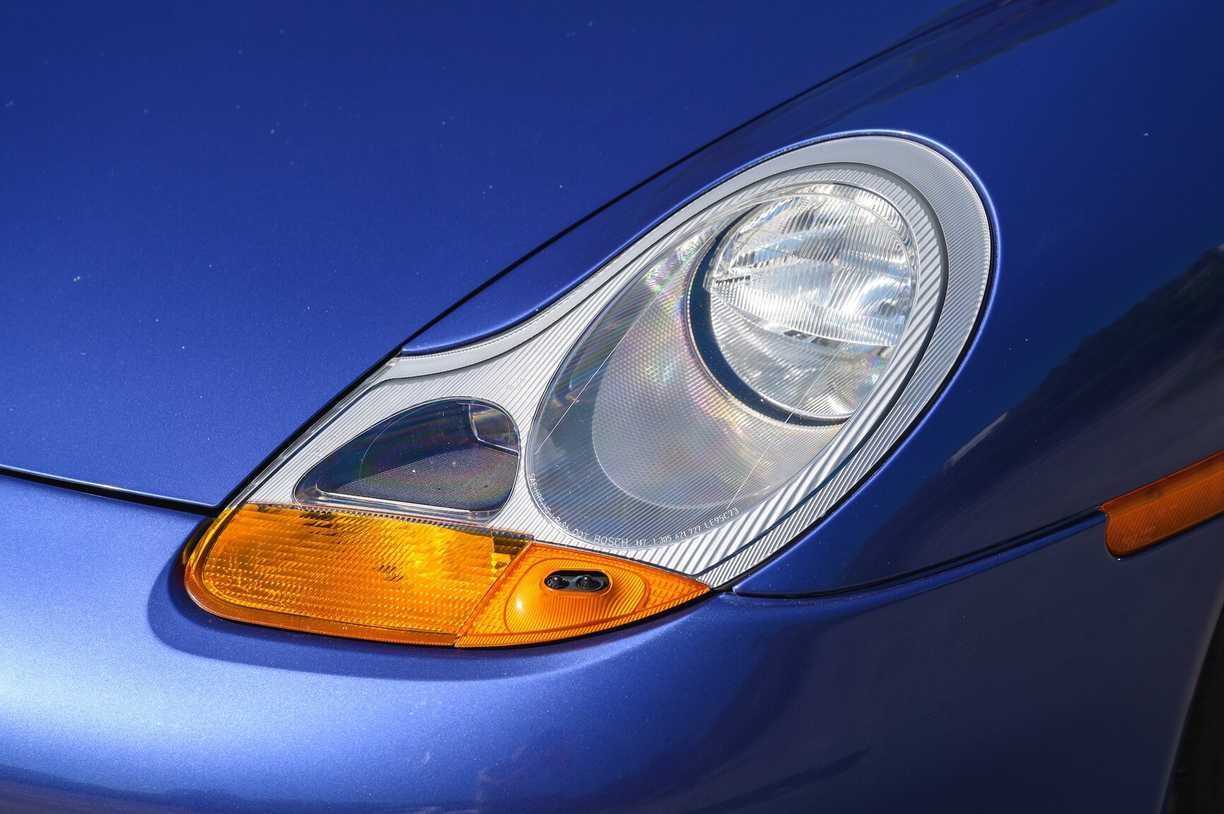 Exterior image of 1998 Porsche 911 Carrera Tiptronic (21)