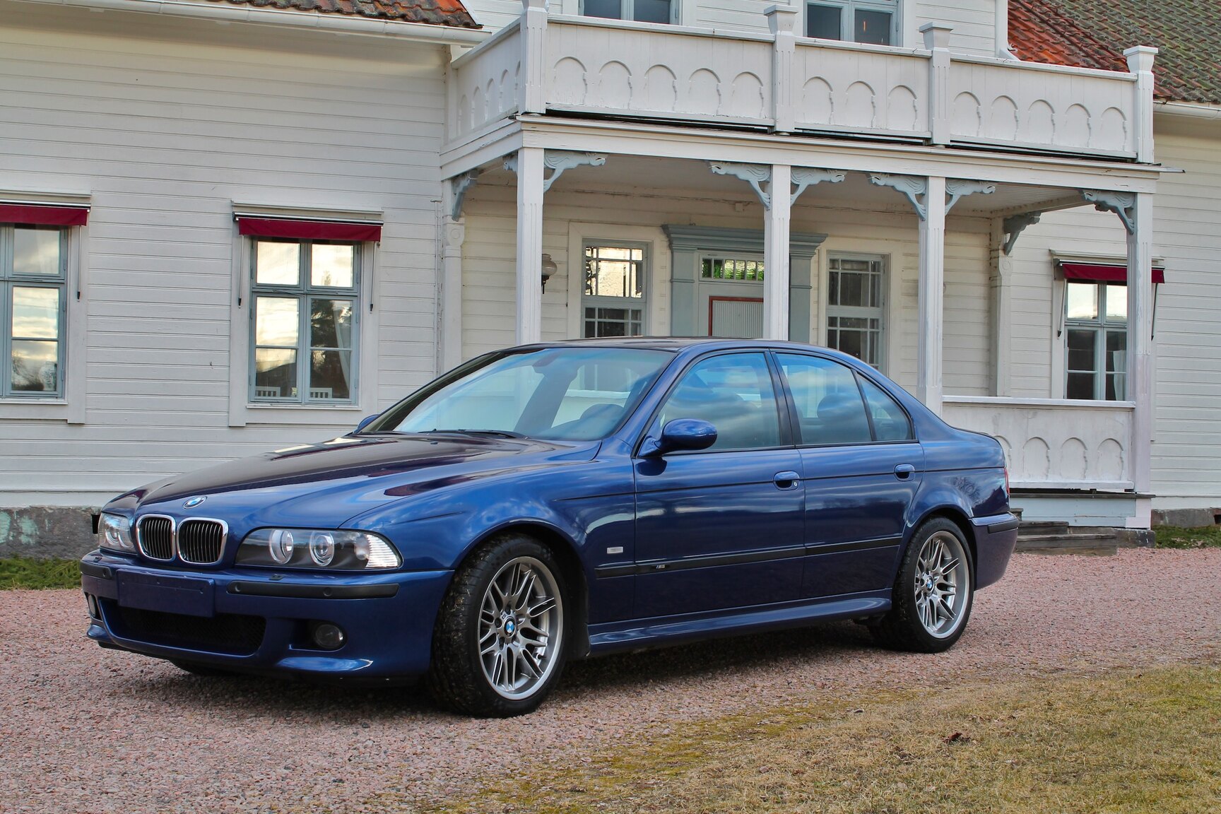 Exteriörbild på 2003 BMW M5